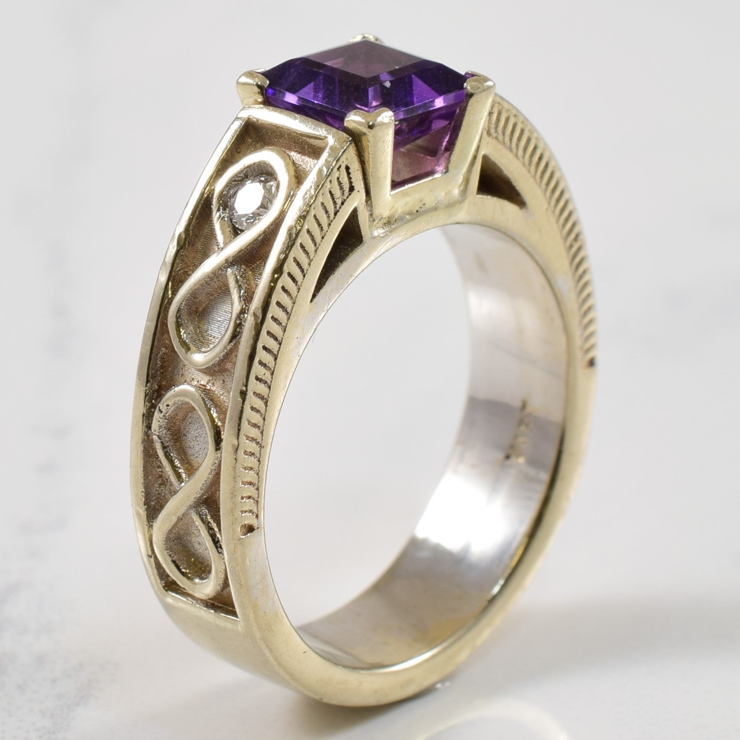 Amethyst & Diamond Infinity Ring | 0.90ct, 0.07ctw | SZ 7 |