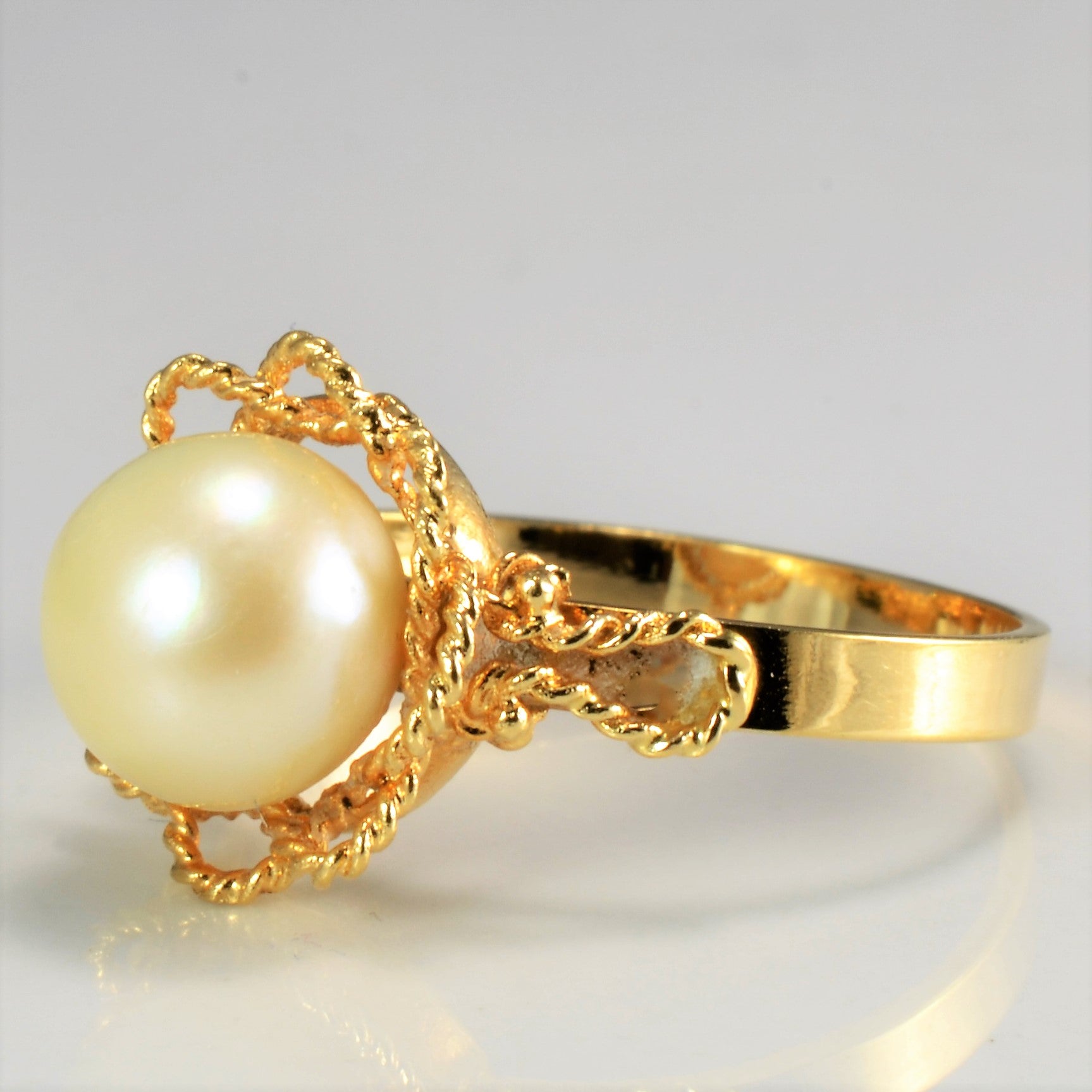 Detailed Edge Solitaire Pearl Ring | SZ 7.5 |