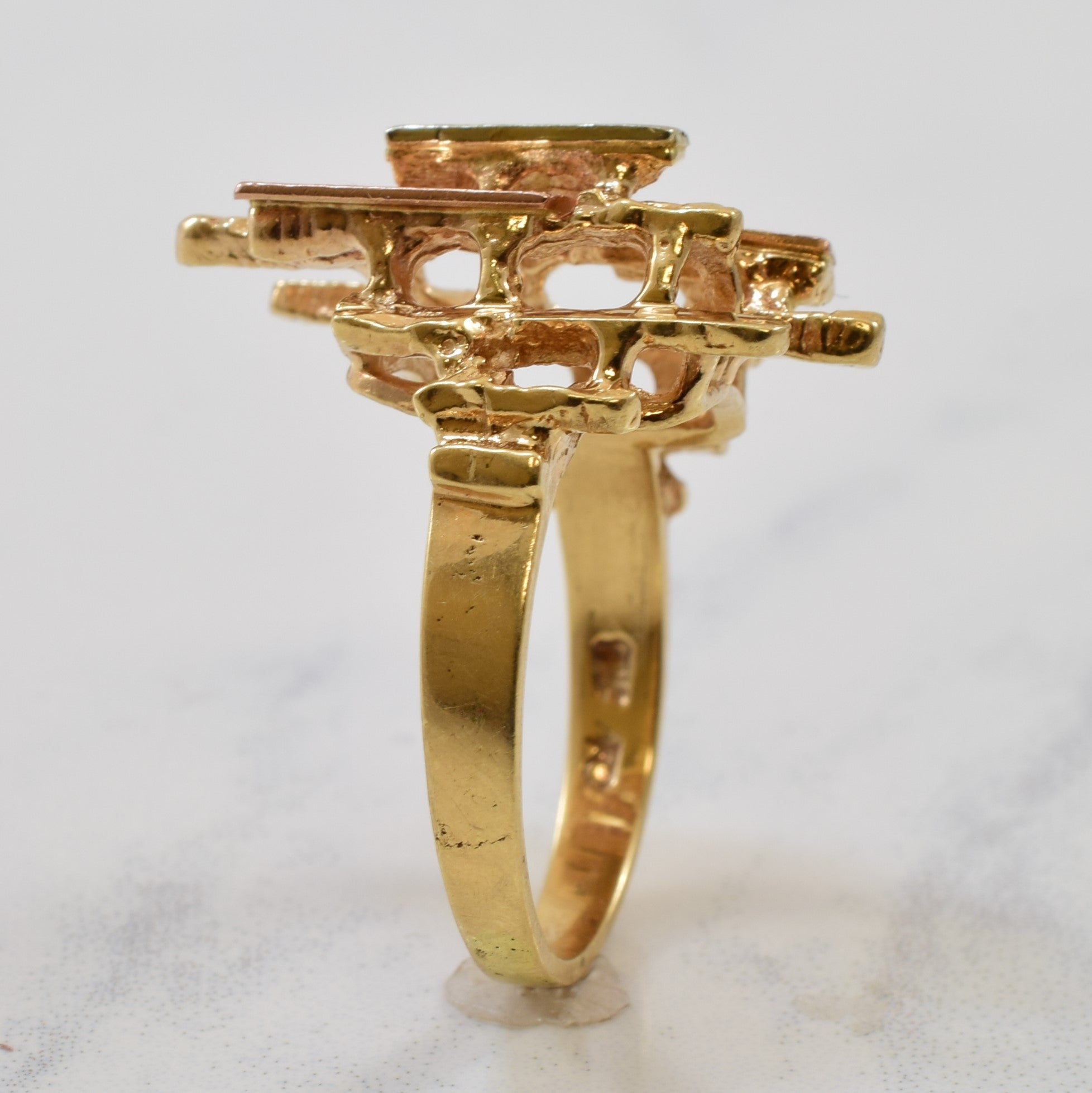 1970s Textured Cocktail Ring | SZ 6.5 |