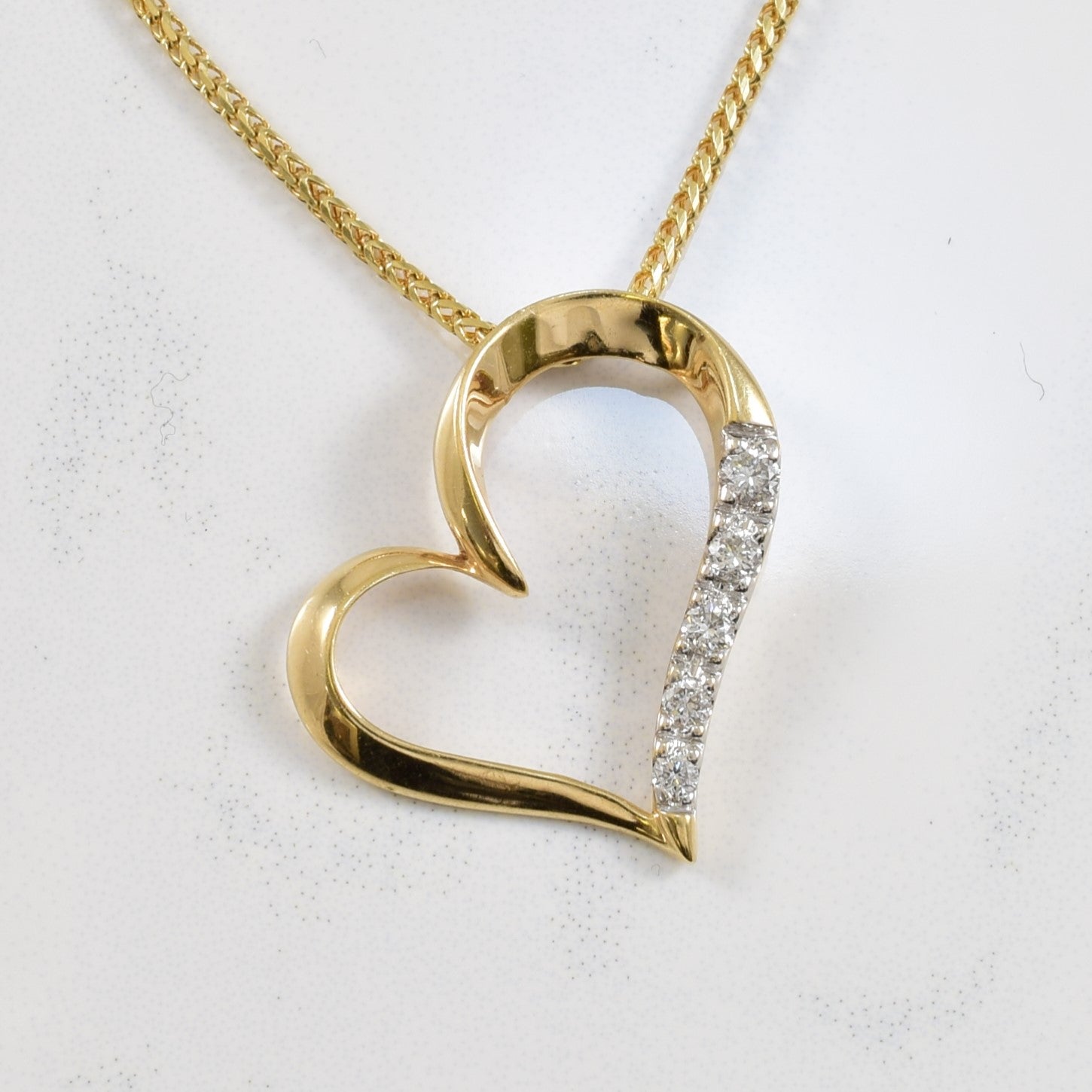 Diamond Heart Pendant Necklace | 0.15ctw | 20