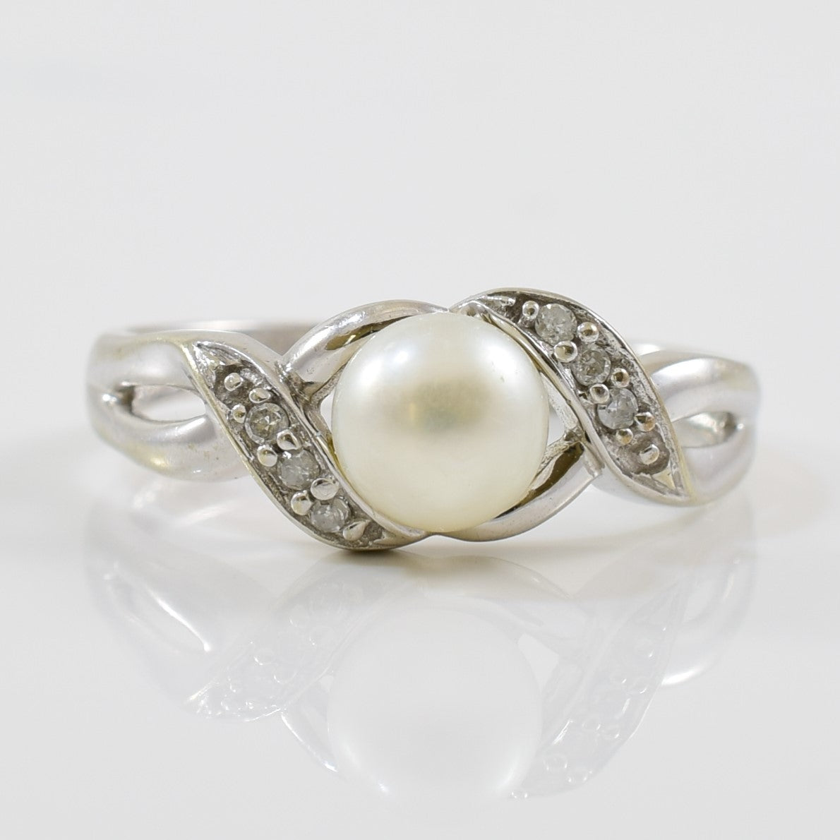 Bypass Diamond & Pearl Ring | 0.03ctw, 1.50ct | SZ 6.5 |