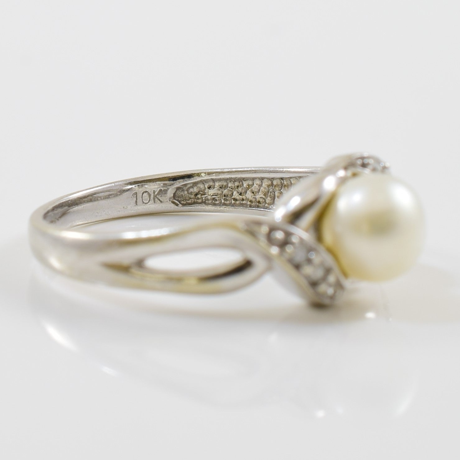 Bypass Diamond & Pearl Ring | 0.03ctw, 1.50ct | SZ 6.5 |