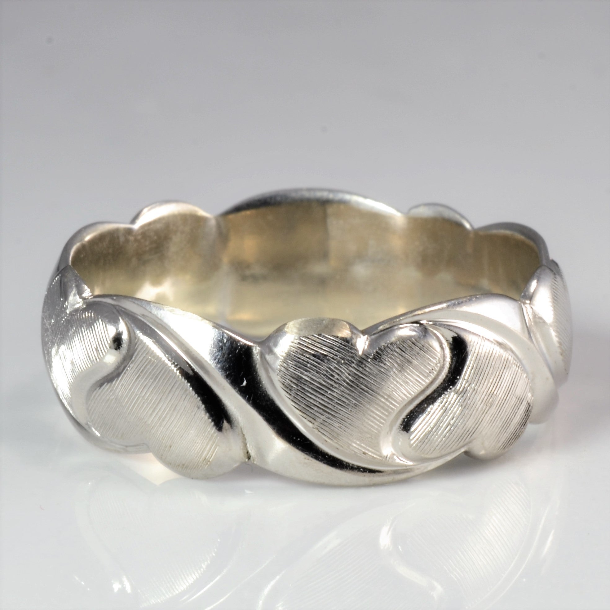 Textured Heart Design Gold Band | SZ 10.5 |