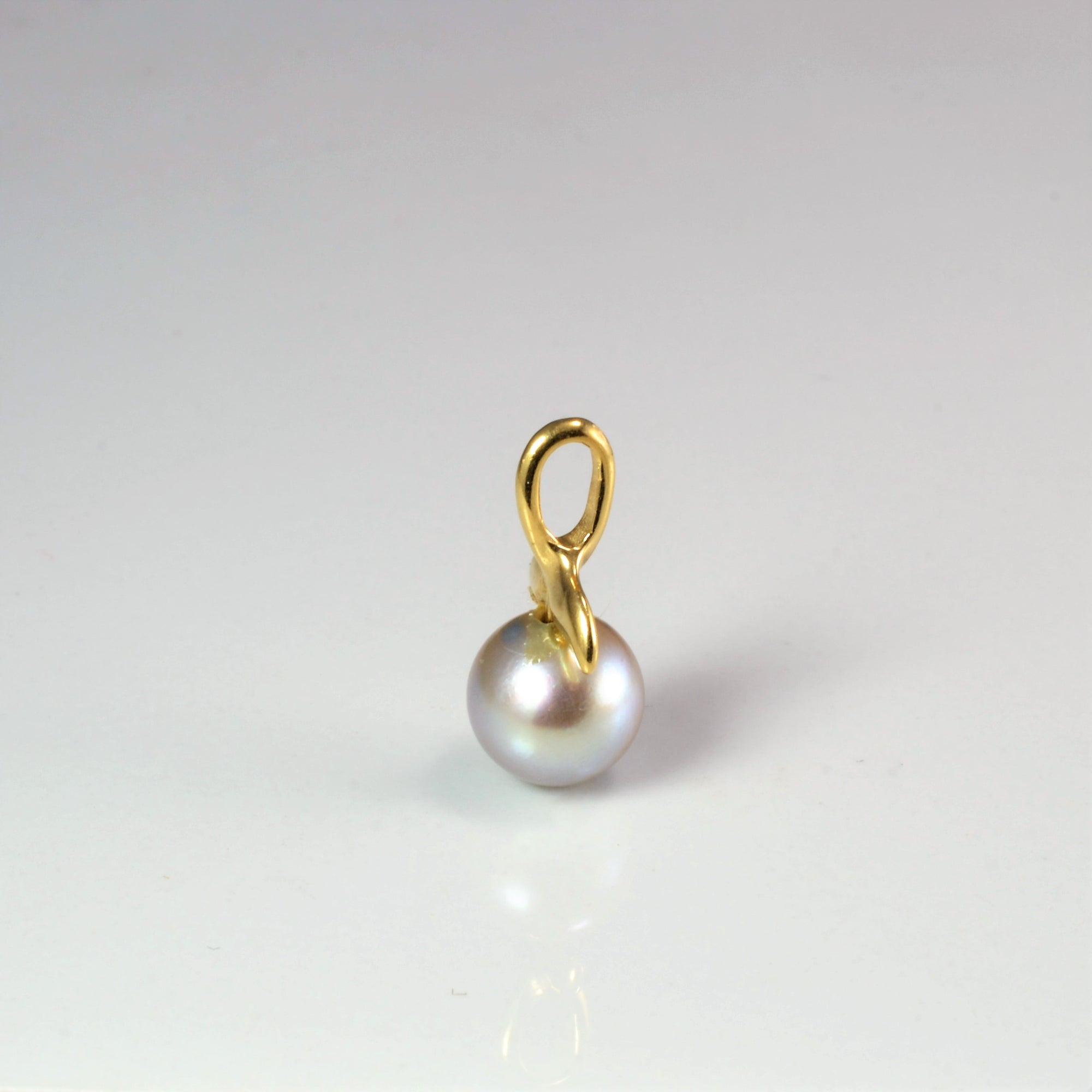 Gold Fin Pearl Pendant
