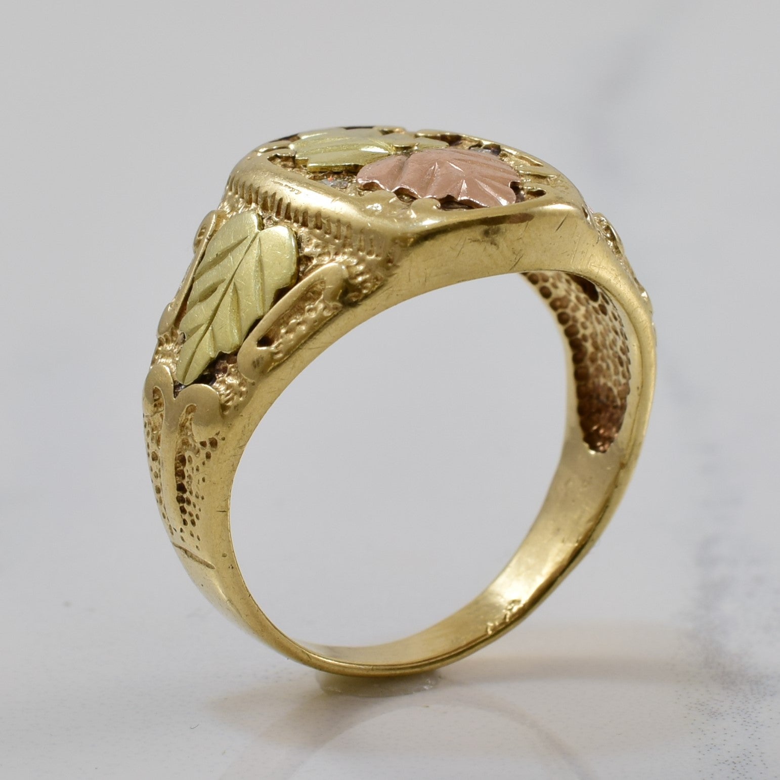Tri Coloured Gold Diamond Leaf Ring | 0.06ctw | SZ 7.75 |