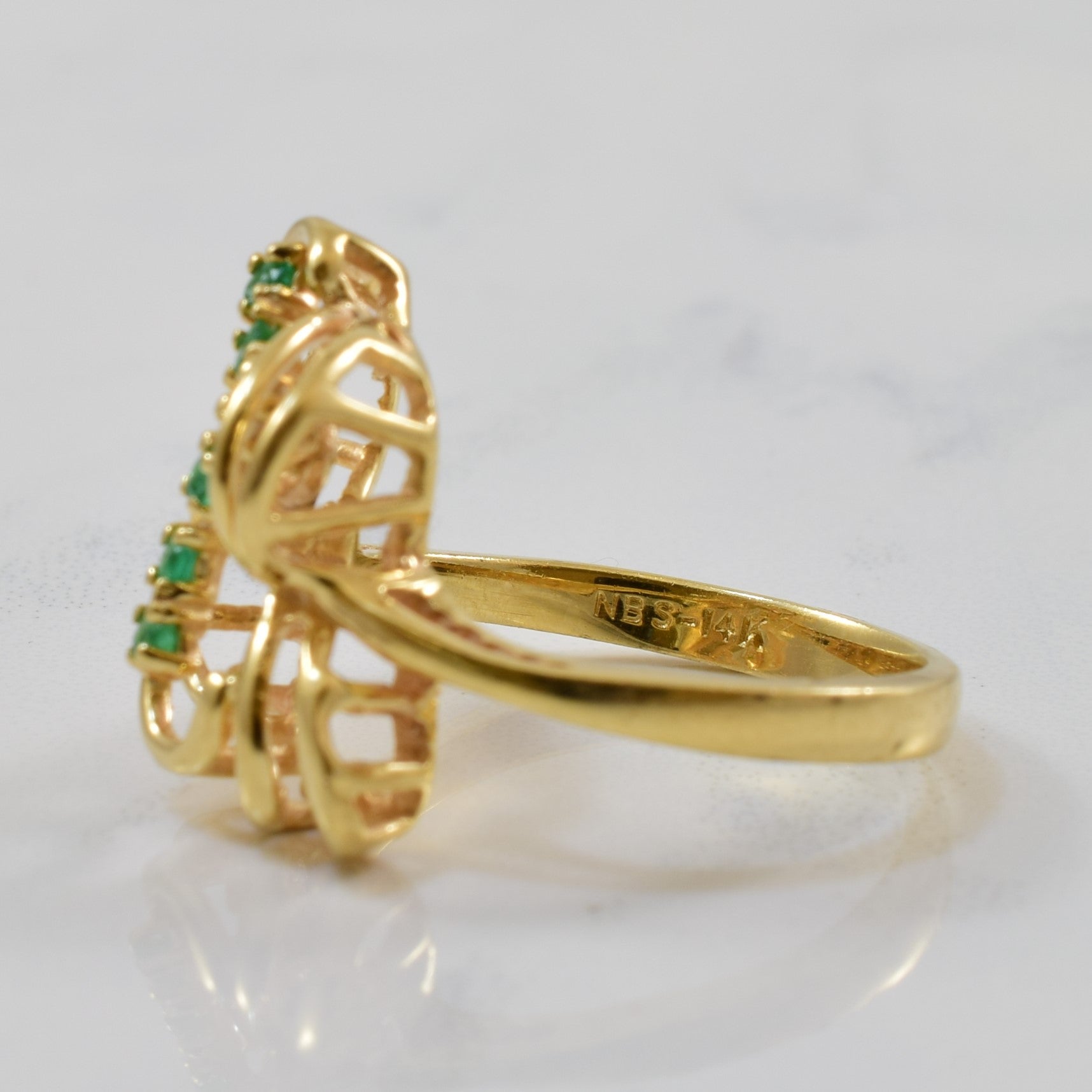 Emerald & Diamond Cocktail Ring | 0.10ctw, 0.02ct | SZ 6.75 |