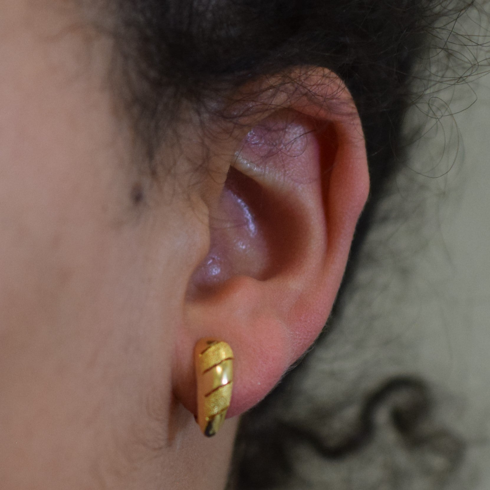 Textured Yellow Gold Huggie Clip Earrings |