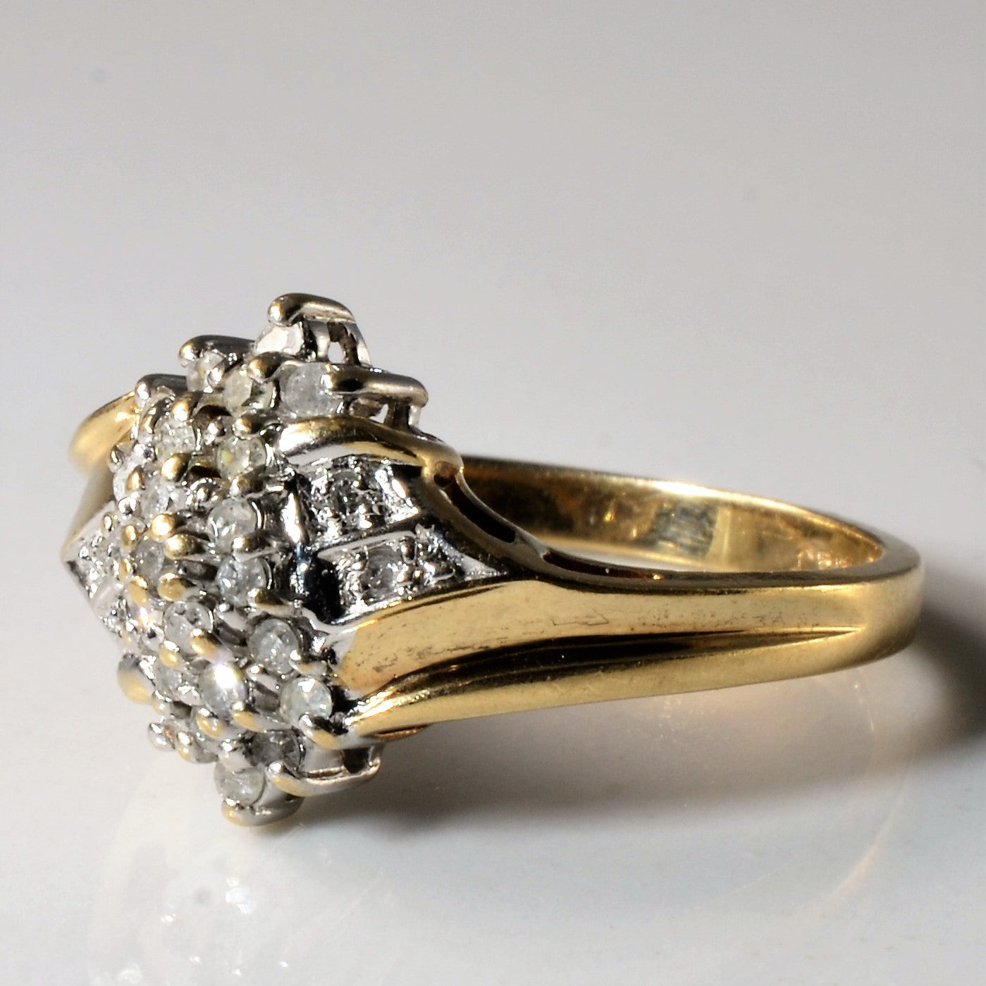 Cascading Diamond Cluster Ring | 0.135ctw | SZ 7 |