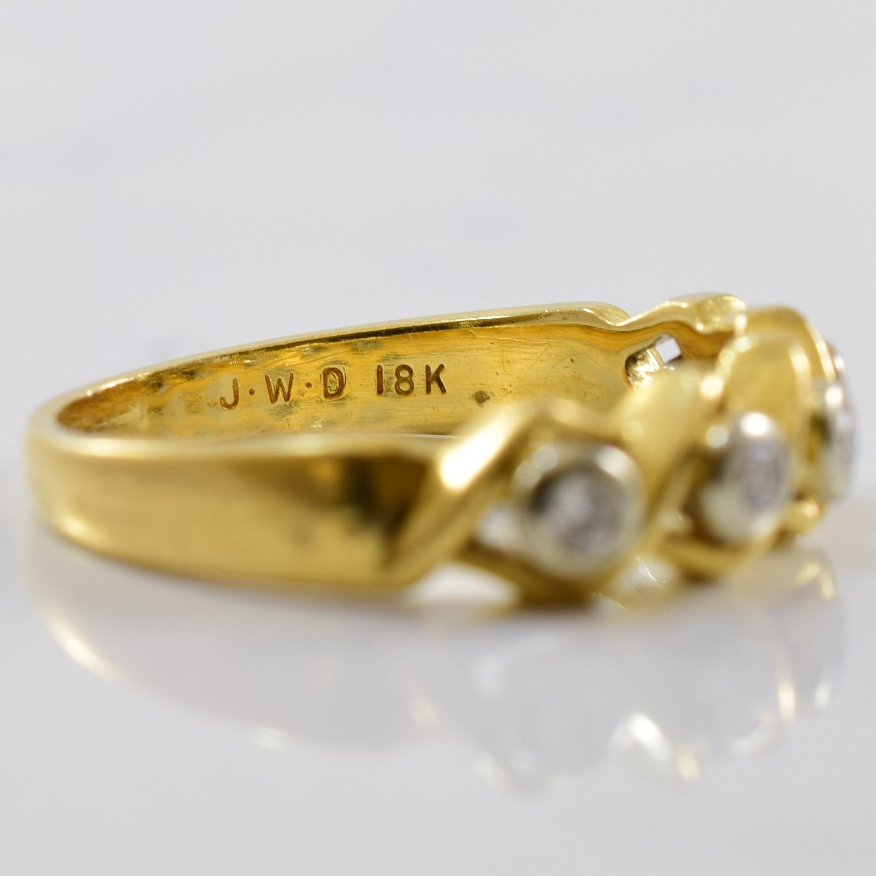 Twisted Bezel Set Diamond Ring | 0.15ctw | SZ 6.75 |