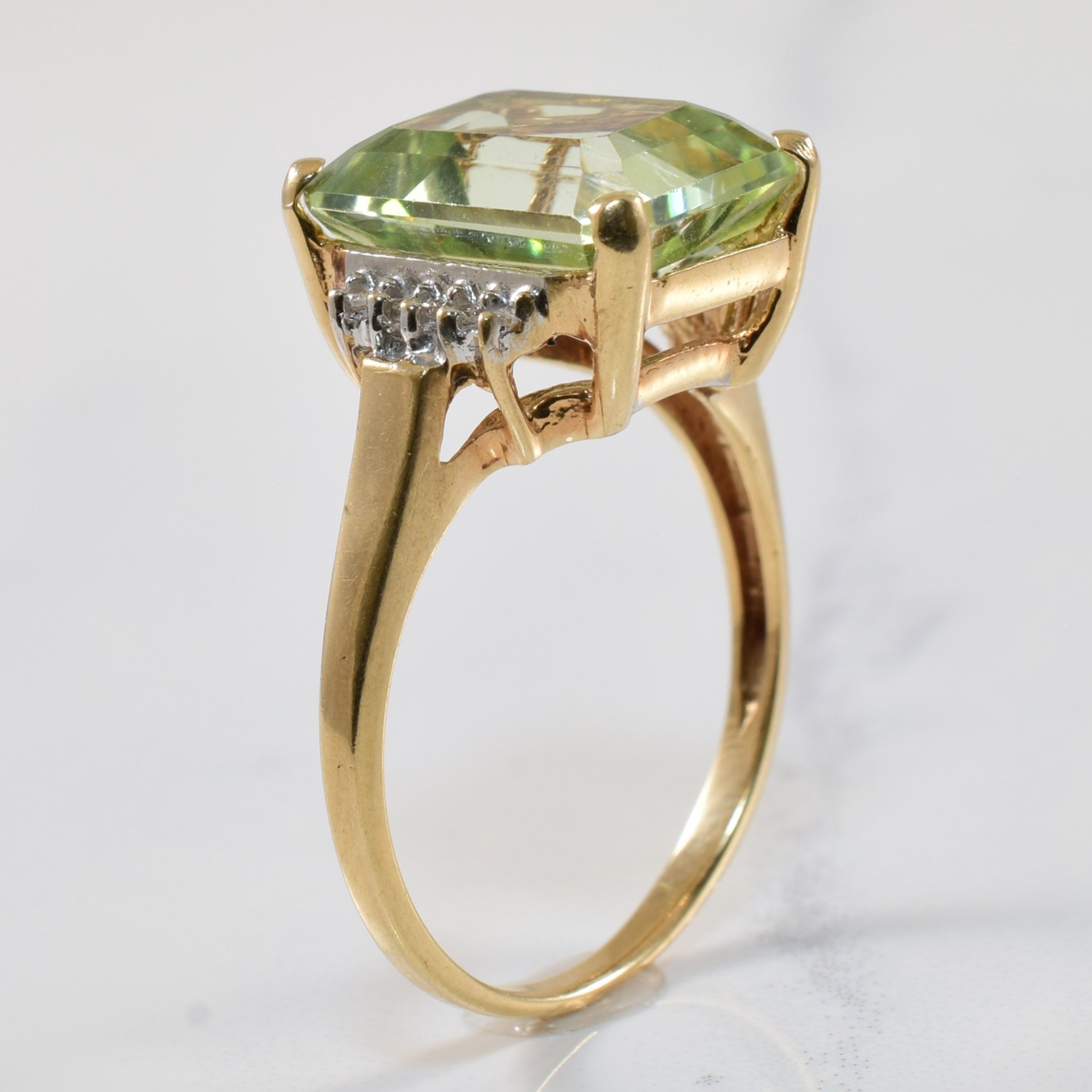 Lime Topaz & Diamond Ring | 7.25ct, 0.03ctw | SZ 8 |