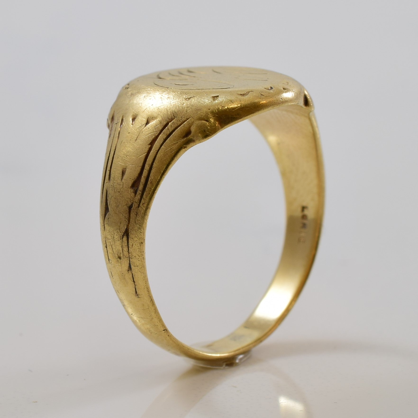 1950s Engraved Initial 'M' Signet Ring | 8.5 |