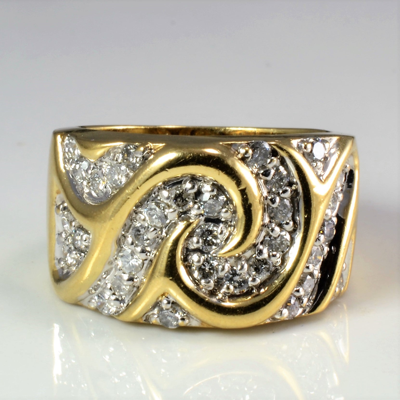 Cluster Diamond Wide Band | 0.68 ctw, SZ 7 |