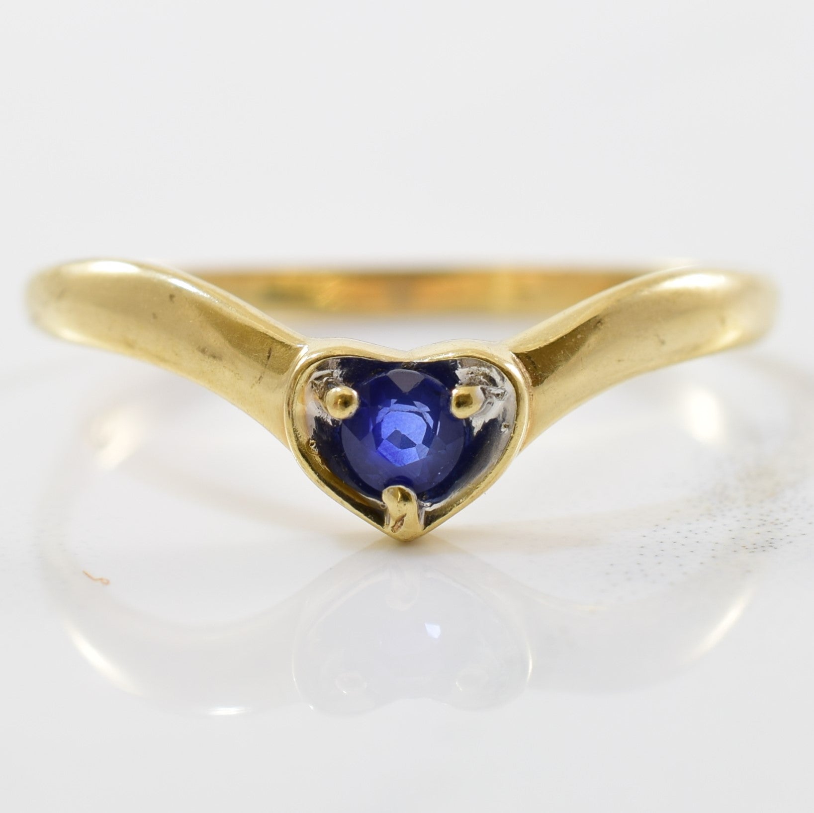Blue Sapphire Chevron Heart Ring | 0.14ct | SZ 7.75 |