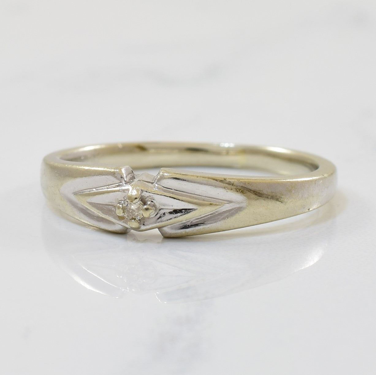 Single Diamond Band | 0.01ct | SZ 5.75 |