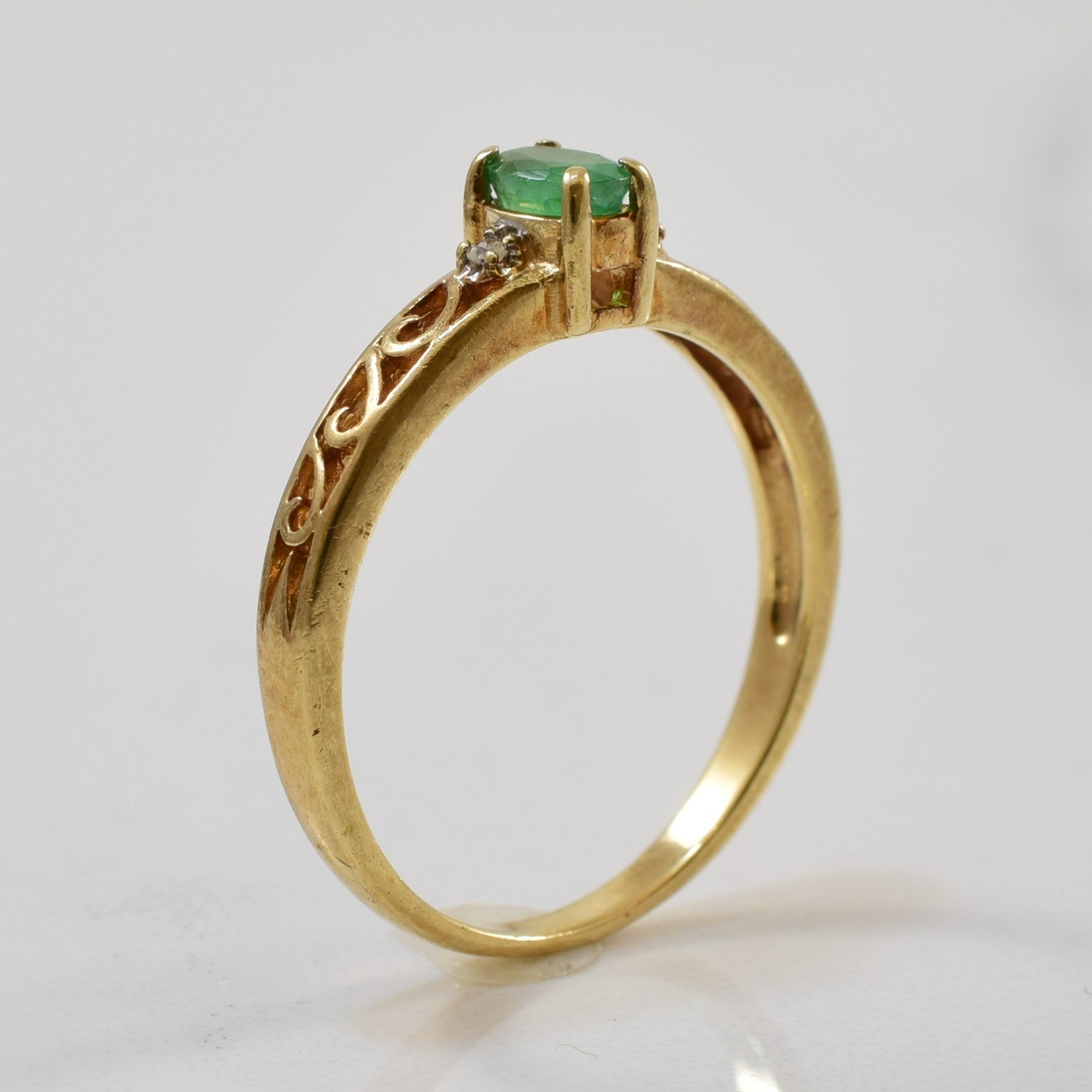 Emerald & Diamond Filigree Ring | 0.17ct, 0.01ctw | SZ 6.75 |