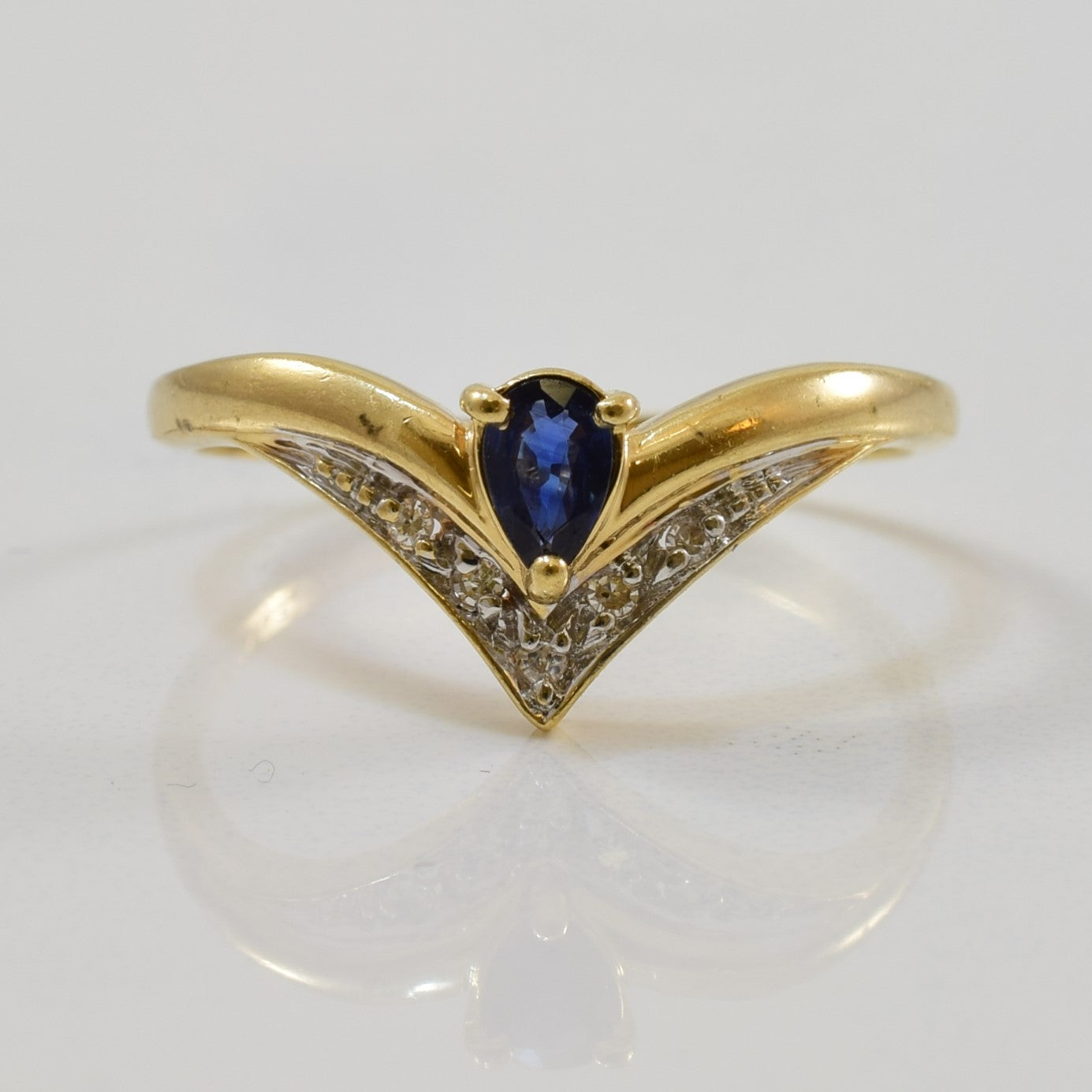 Chevron Sapphire & Diamond Ring | 0.27ct, 0.02ctw | SZ 8.5 |