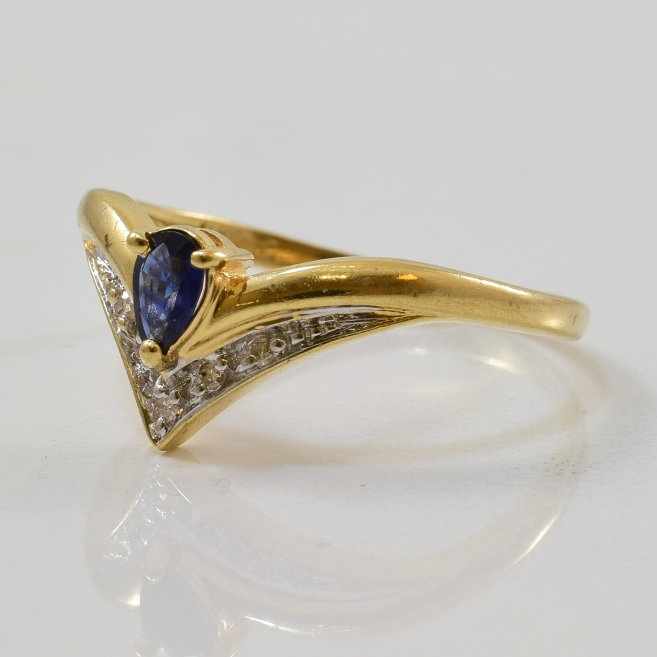 Chevron Sapphire & Diamond Ring | 0.27ct, 0.02ctw | SZ 8.5 |