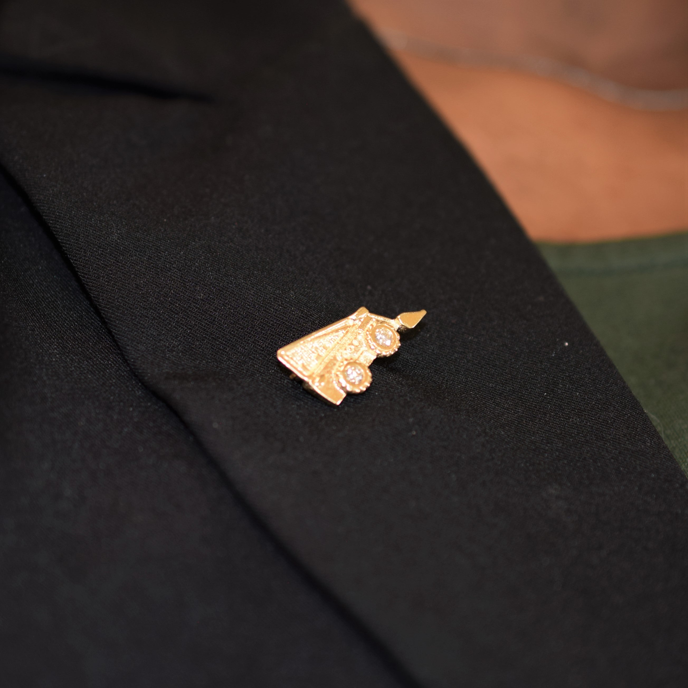 Diamond Bobcat Pin | 0.20ctw |