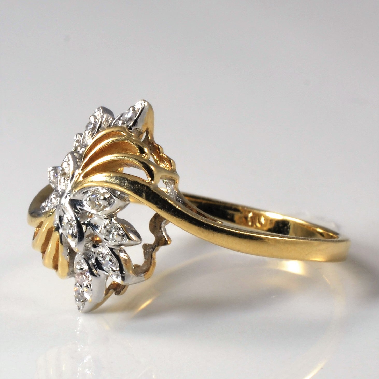 Floral Diamond Cluster Ring | 0.06ctw | SZ 7.5 |