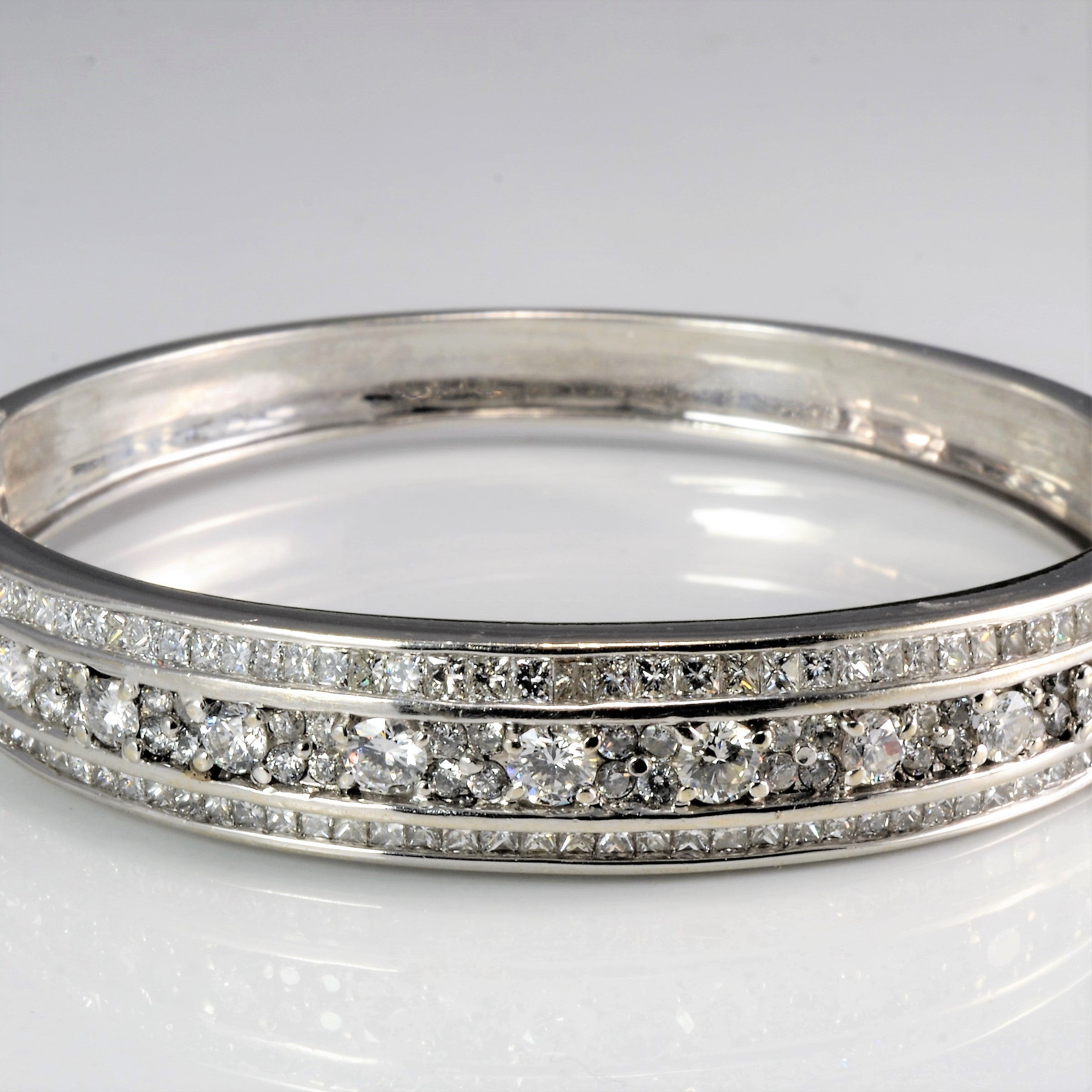 Cluster Diamond Hinged Bangle | 3.75 ctw, 6.5''|