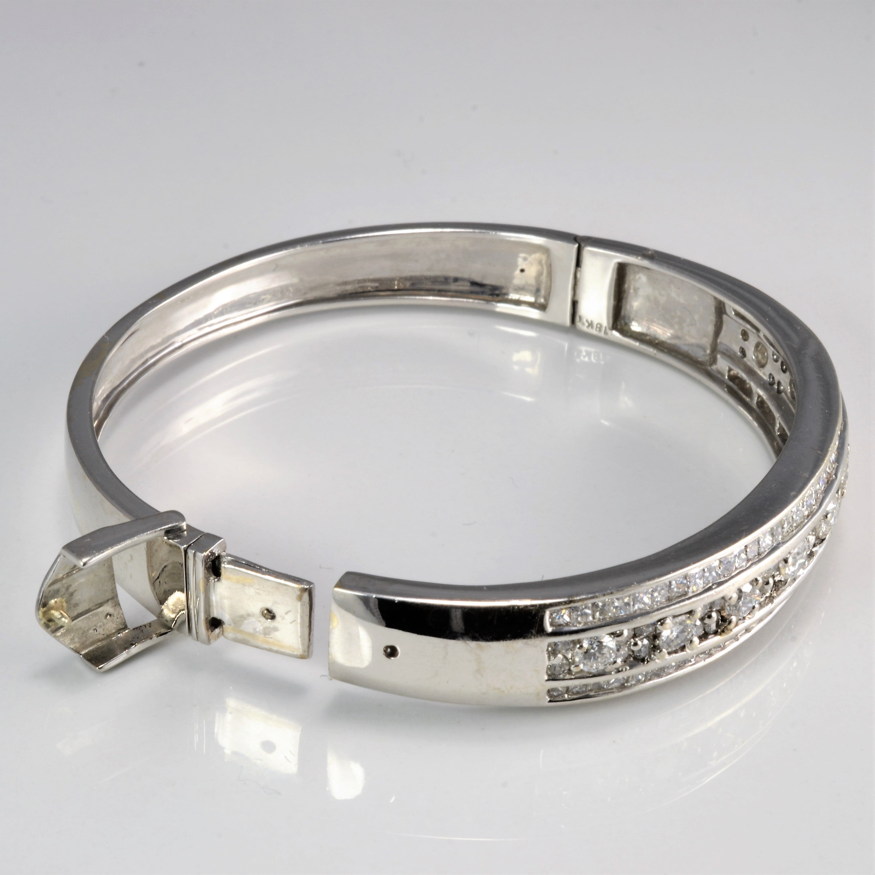 Cluster Diamond Hinged Bangle | 3.75 ctw, 6.5''|