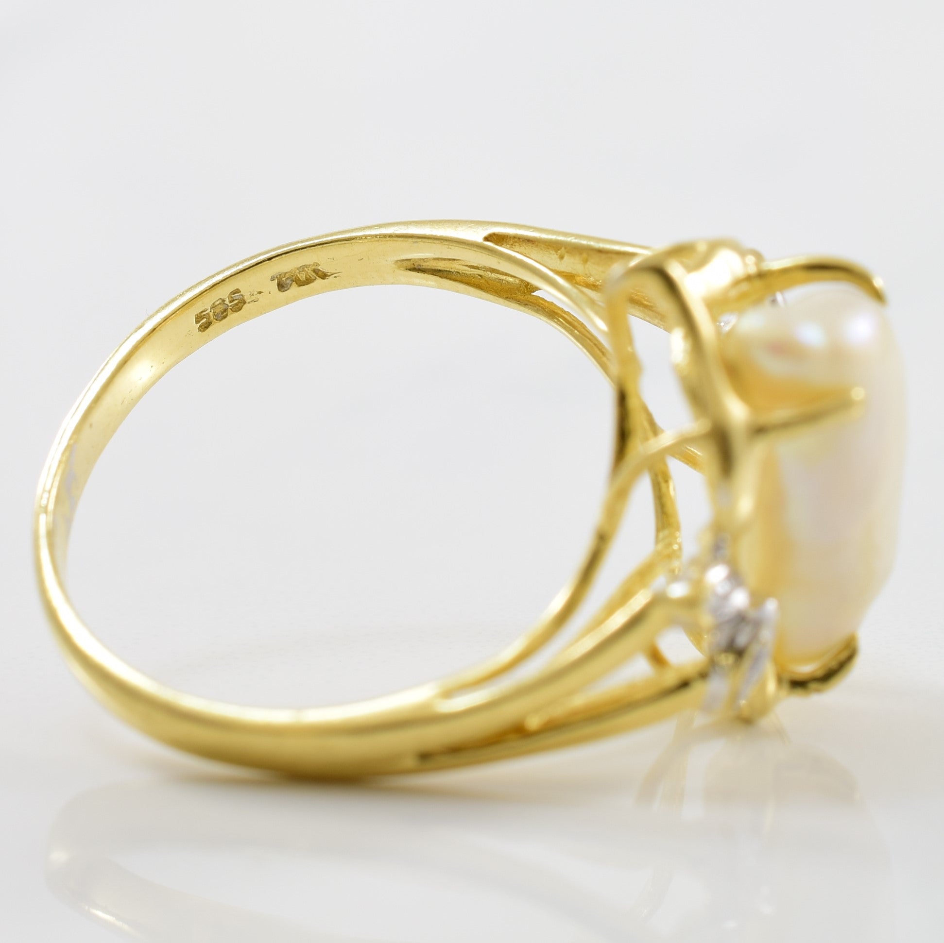 Baroque Pearl & Diamond Cocktail Ring | 0.02ctw, 2.85ct | SZ 7 |