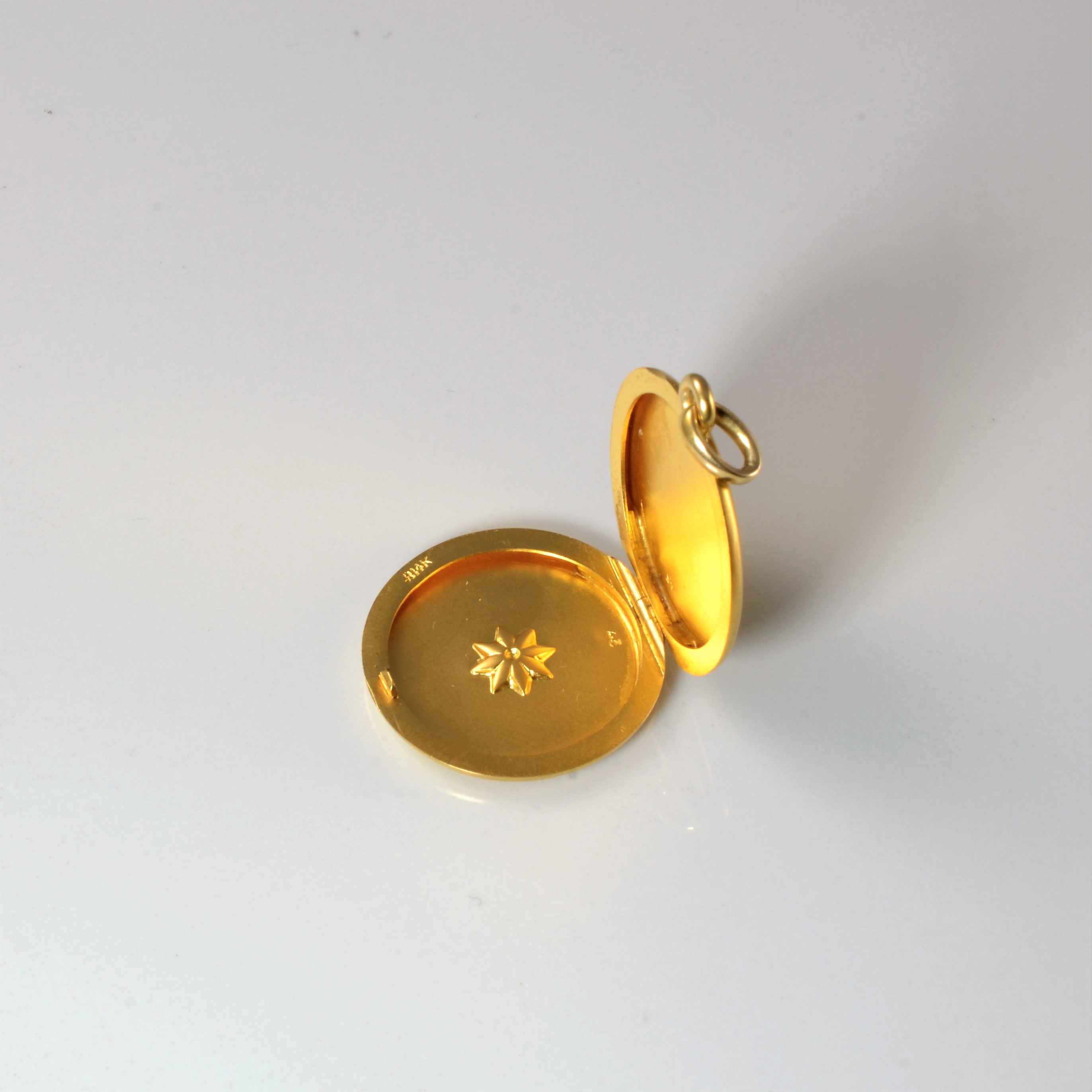 Plain Gold Locket |