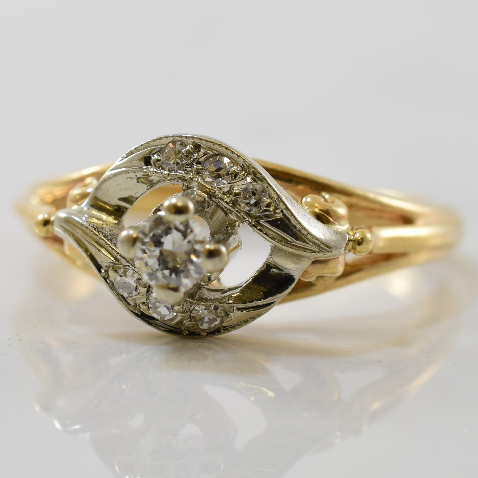 1940s Diamond Bypass Ring | 0.15 ctw | SZ 6.75 |