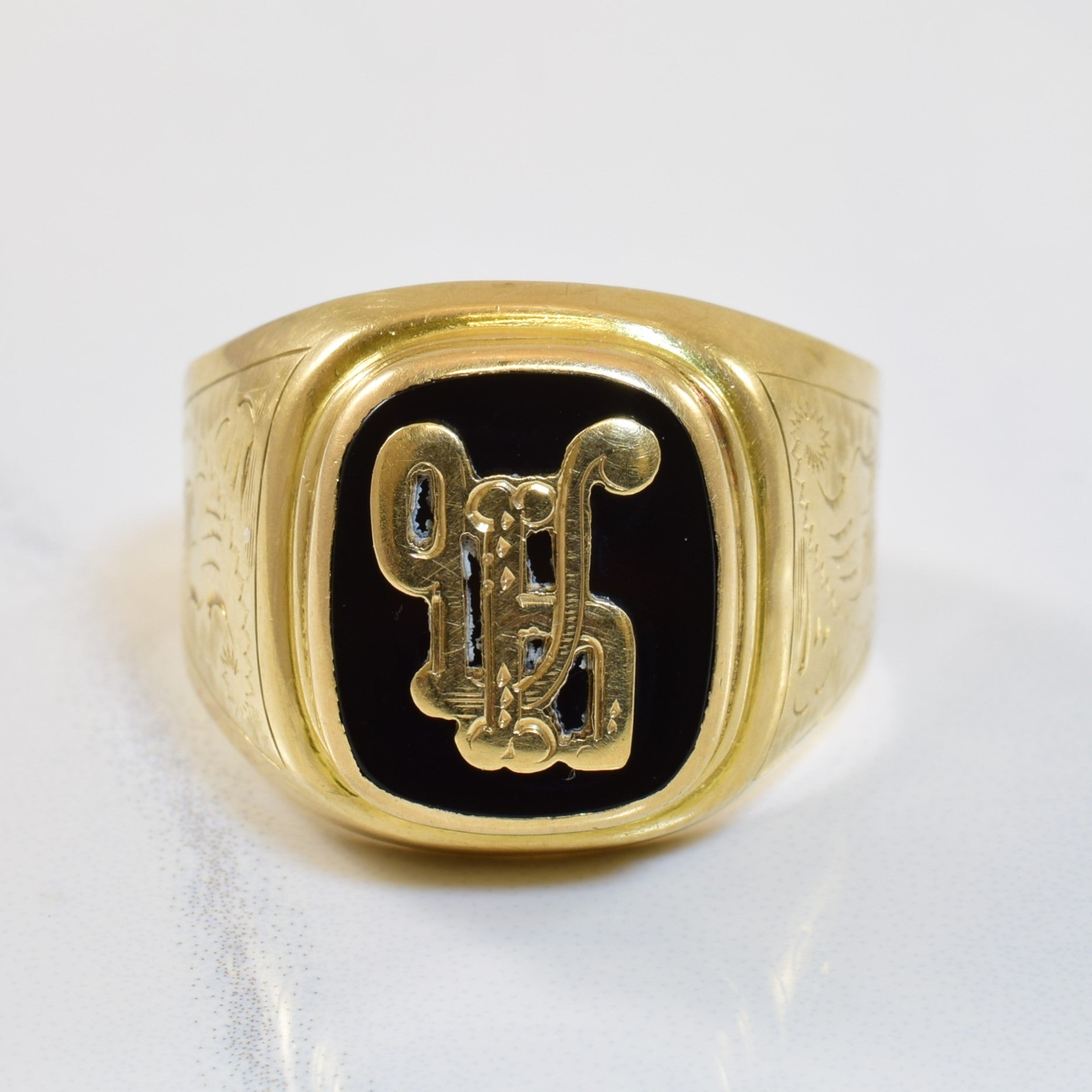 Initial 'WH' Onyx Signet Ring | 4.00ct | SZ 11.5 |