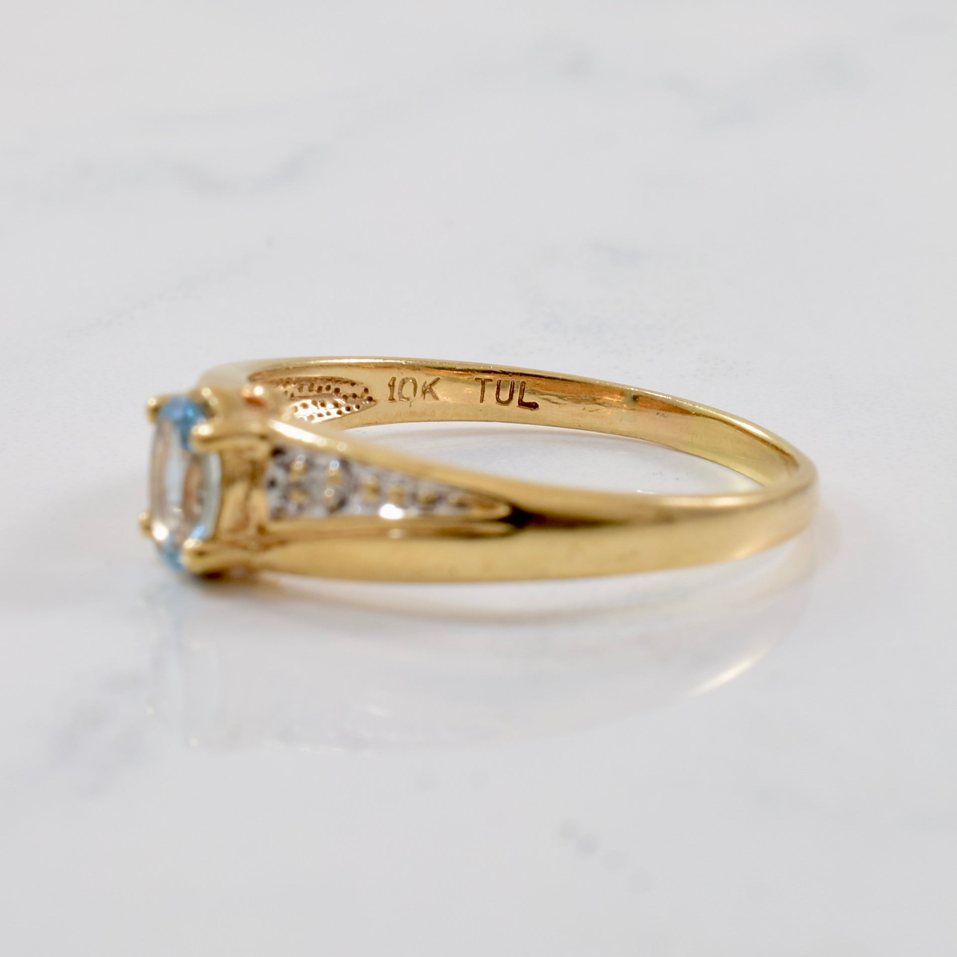 Oval Aquamarine & Diamond Ring | 0.01ctw, 0.37ct | SZ 9 |