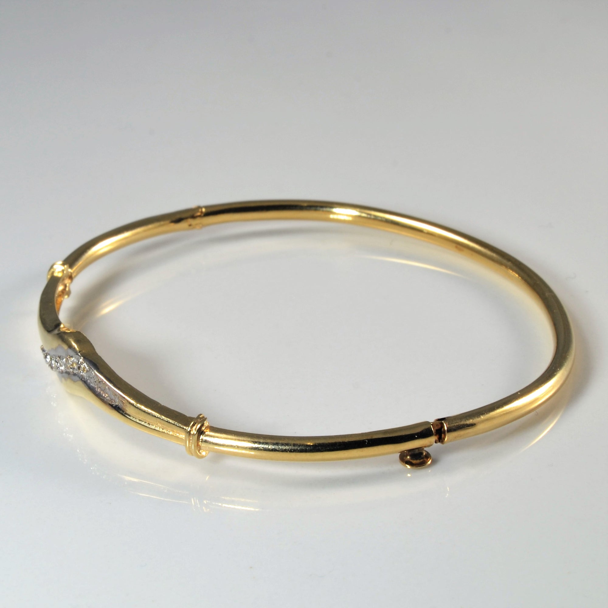 Diamond Wave Bangle | 0.03ctw | 7.5