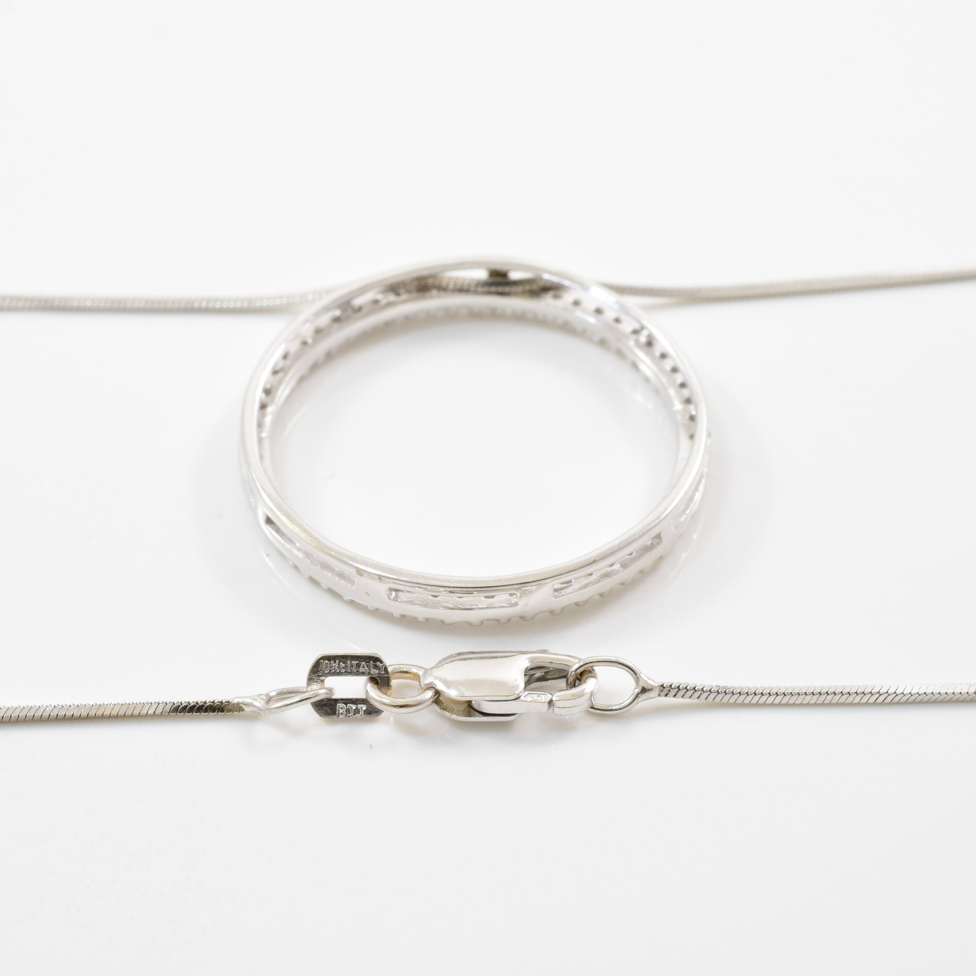 Diamond Circle Necklace | 0.12 ctw | 17