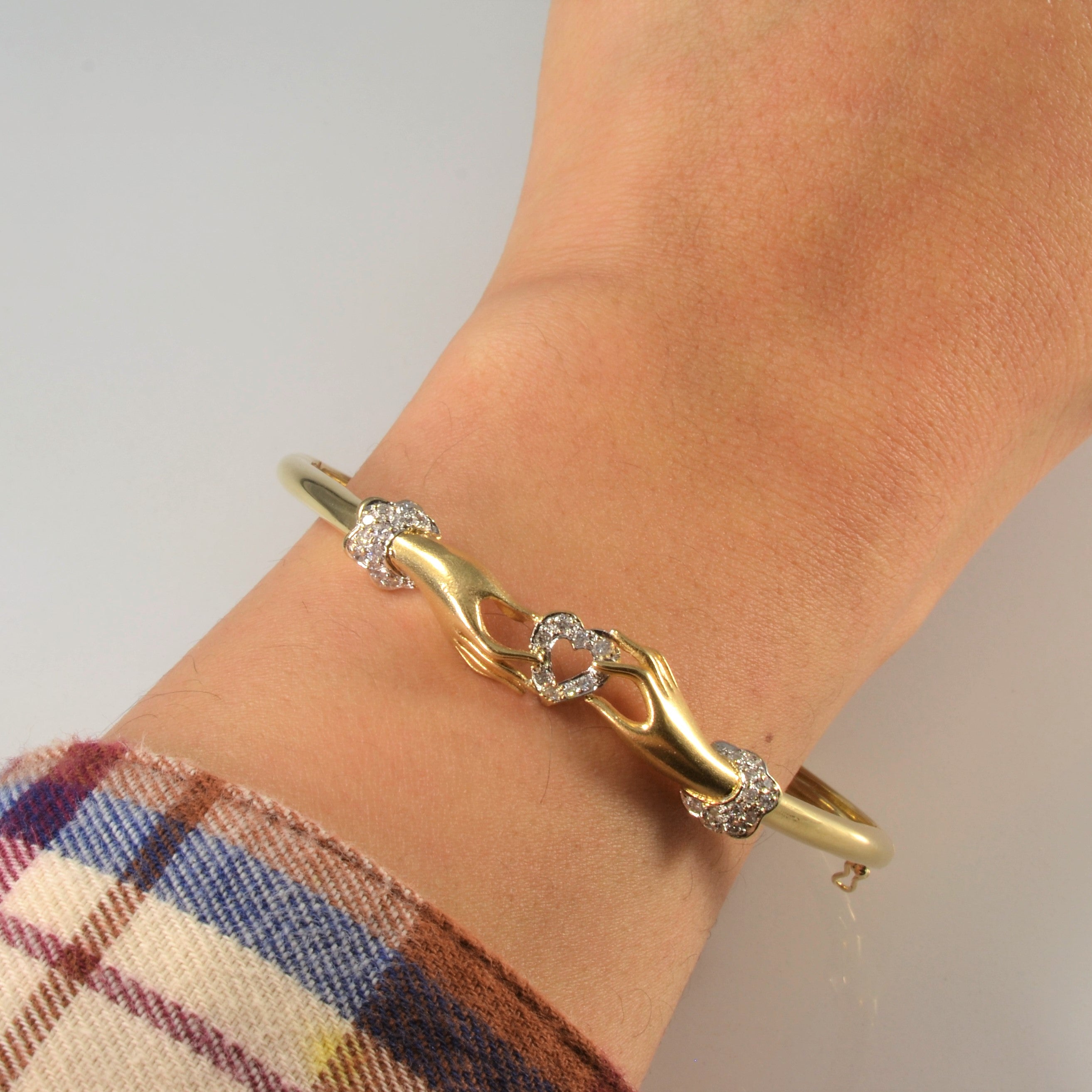Holding Heart Diamond Bangle | 0.30ctw | 7" |