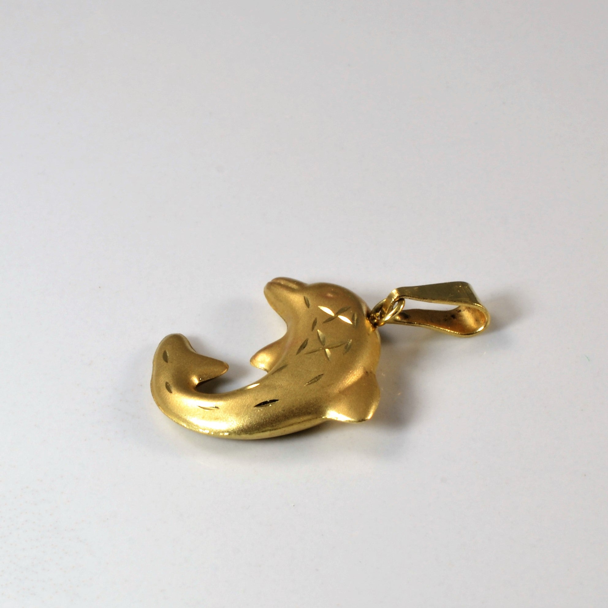 Yellow Gold Dolphin Pendant |