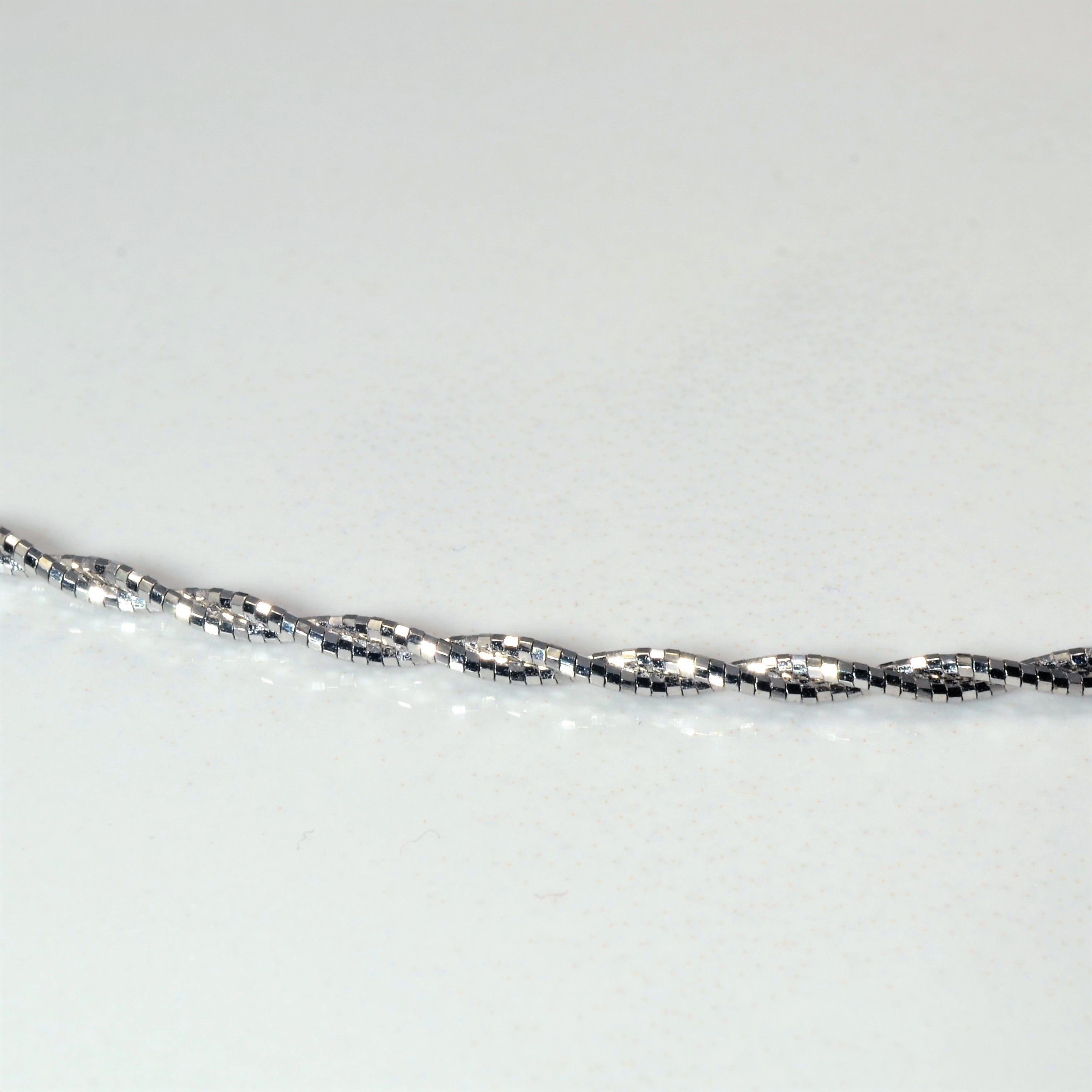 18k White Gold Twisted Rope Chain | 15.5" |