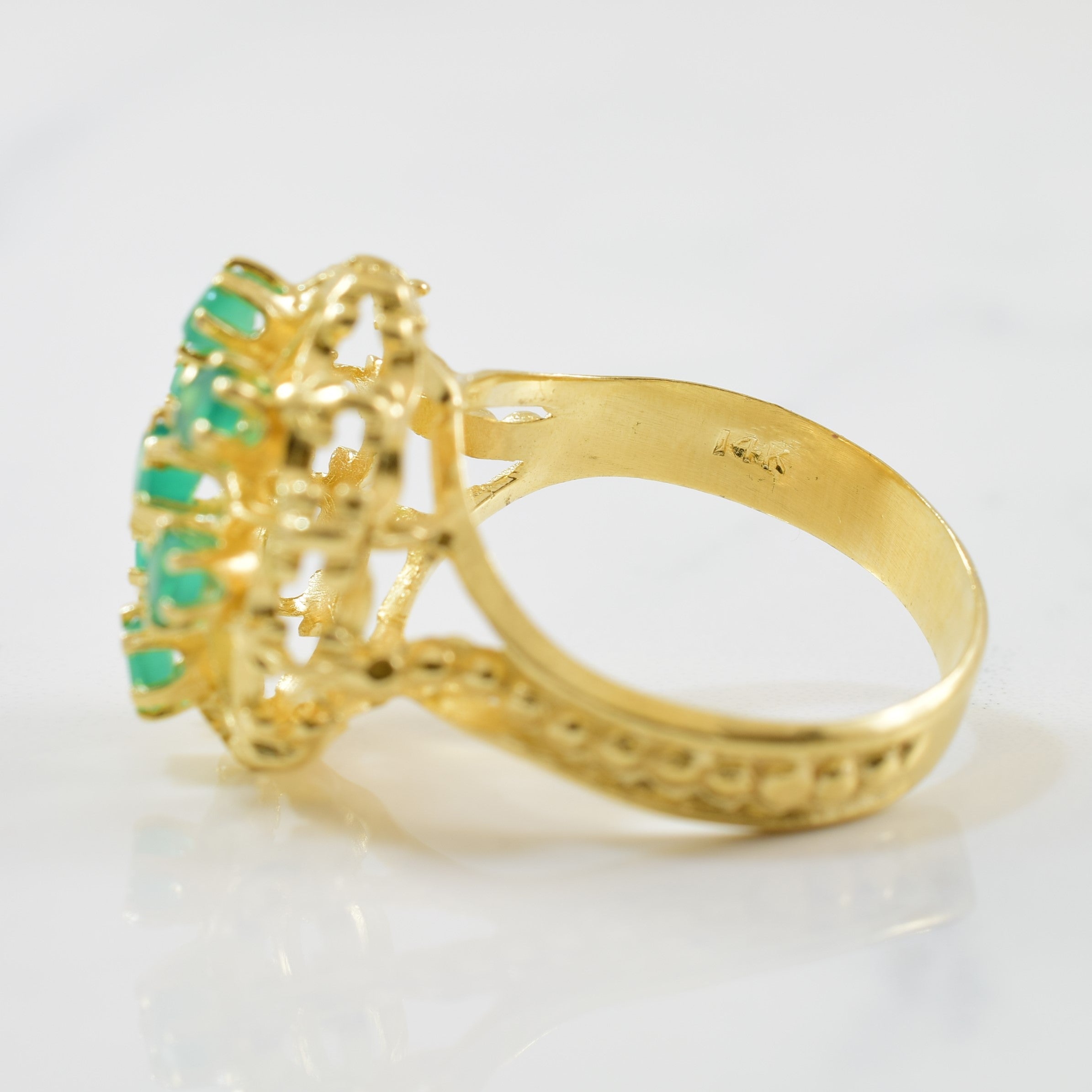 Green Chalcedony Cocktail Ring | 0.70ctw | SZ 7.75 |