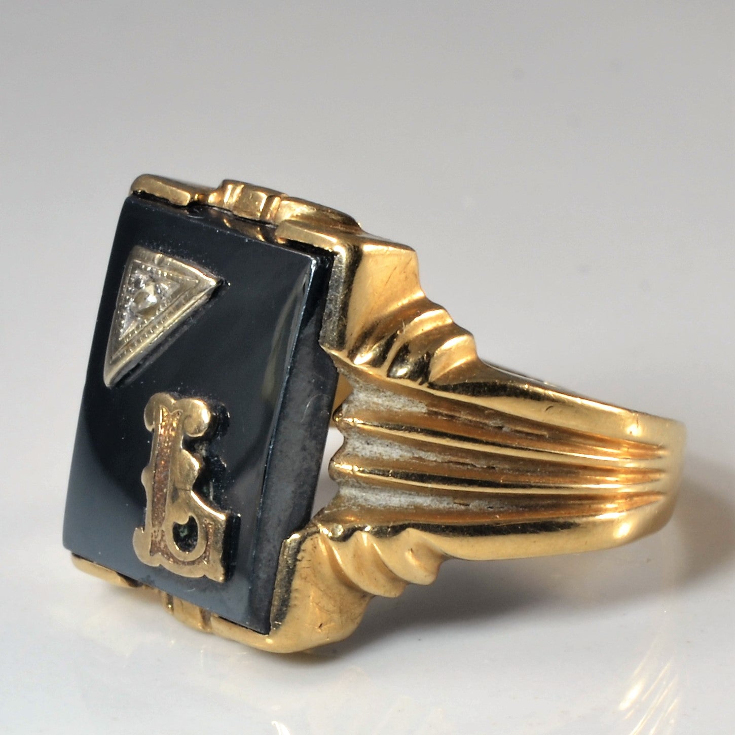 Bague chevalière initiale « L » en hématite et diamant | 7,50 ct, 0,01 ct | Taille 8 | 