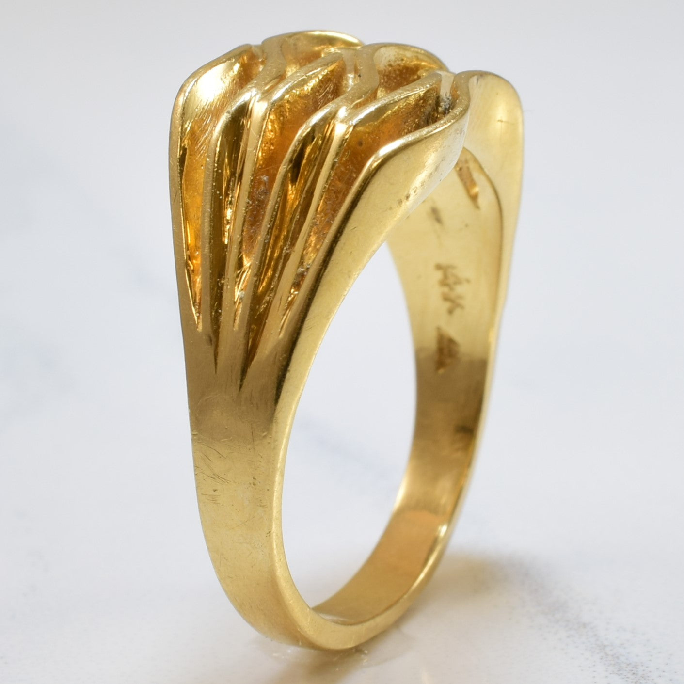 14k Yellow Gold Wave Ring | SZ 9.75 |