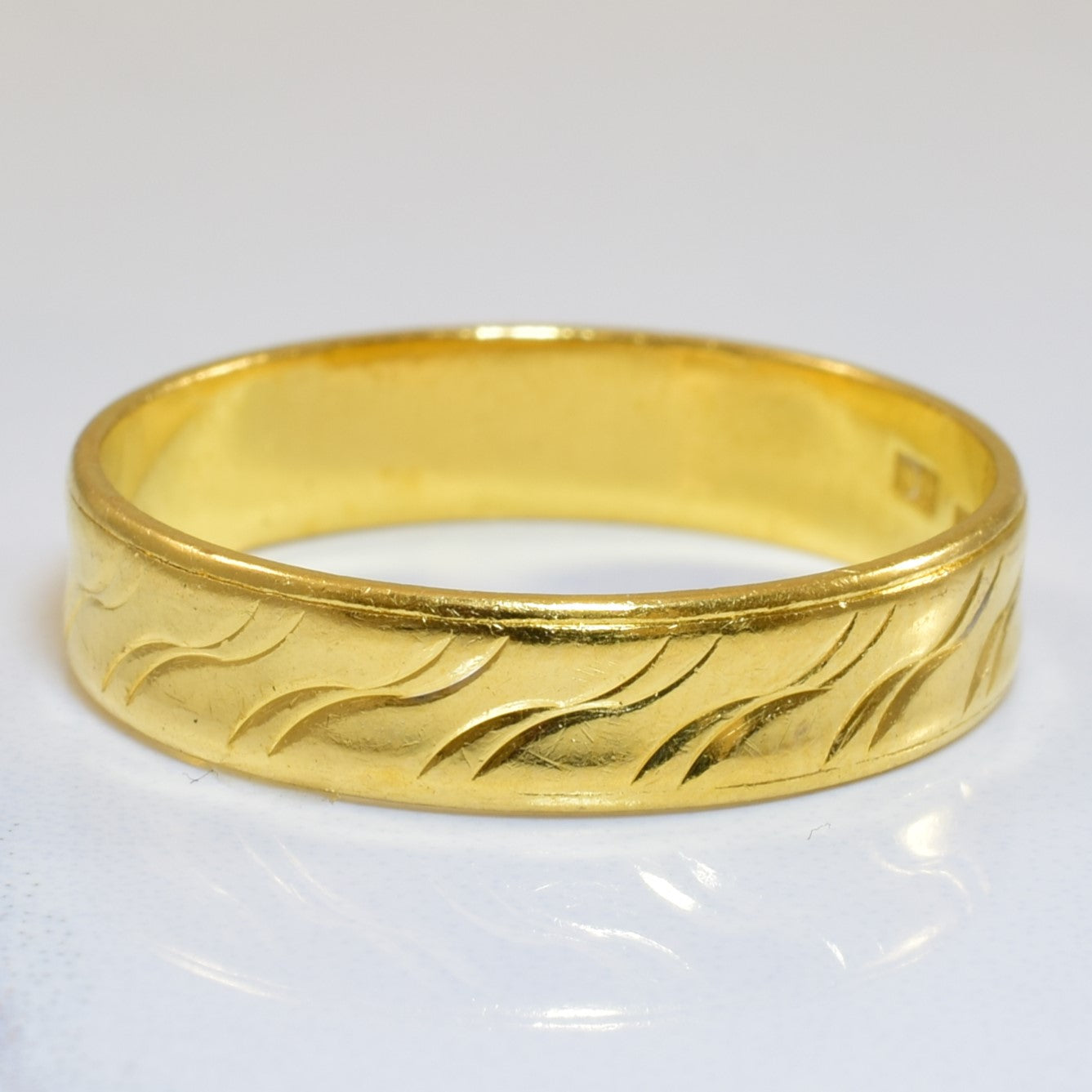 Textured 22k Yellow Gold Band | SZ 10.5 |