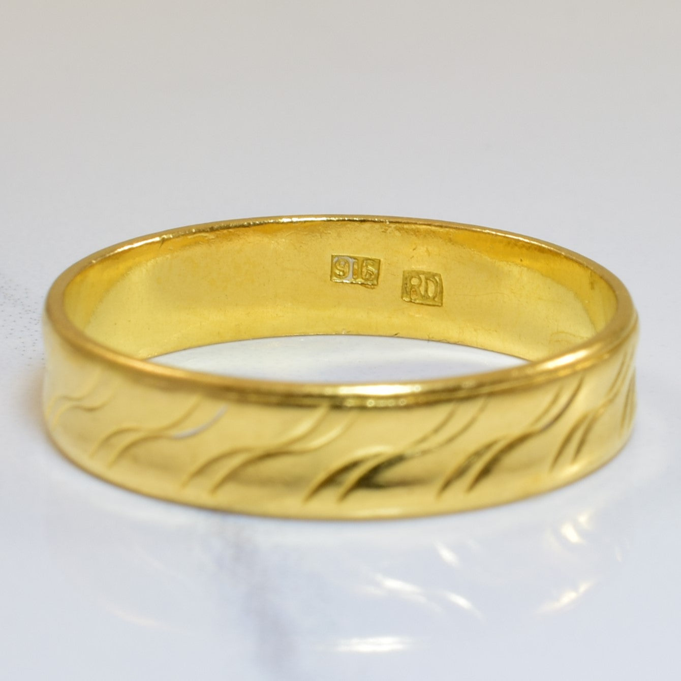 Textured 22k Yellow Gold Band | SZ 10.5 |