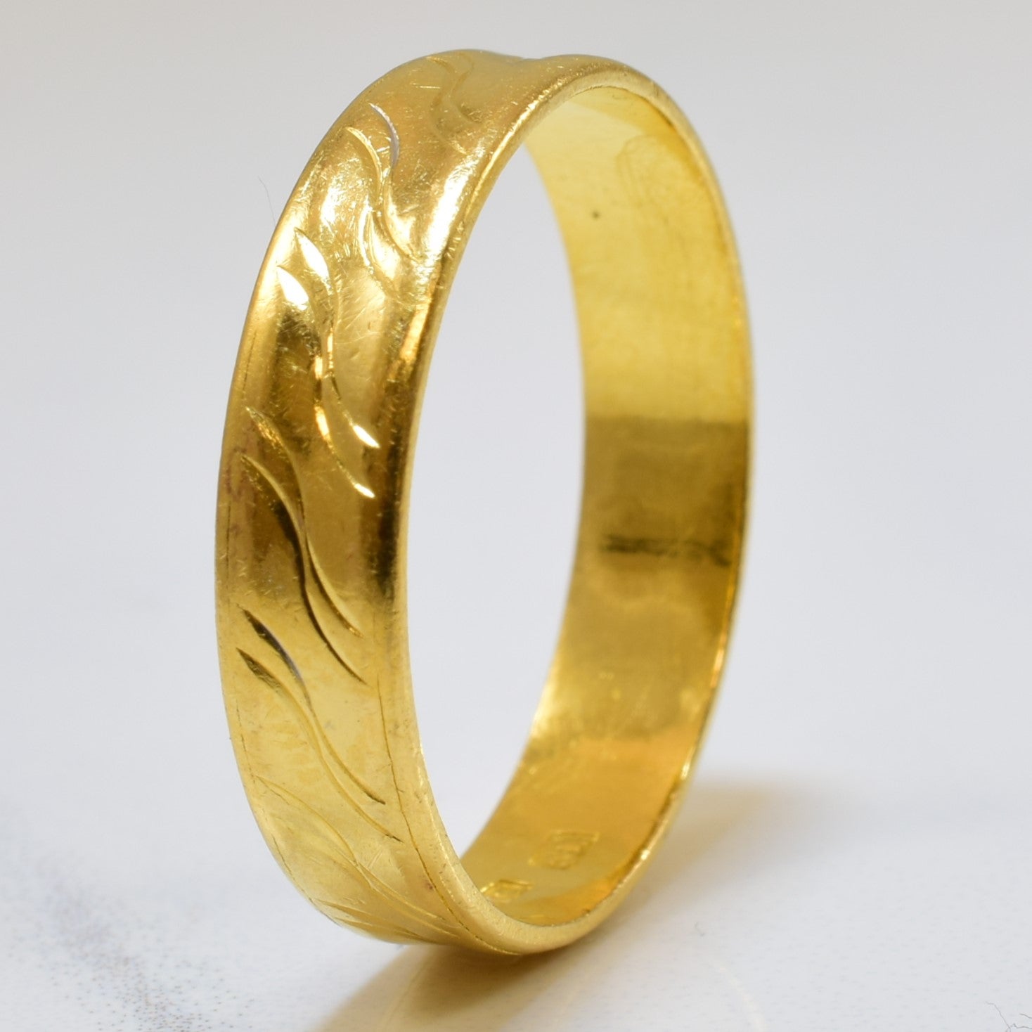 Textured 22k Yellow Gold Band | SZ 10.5 |