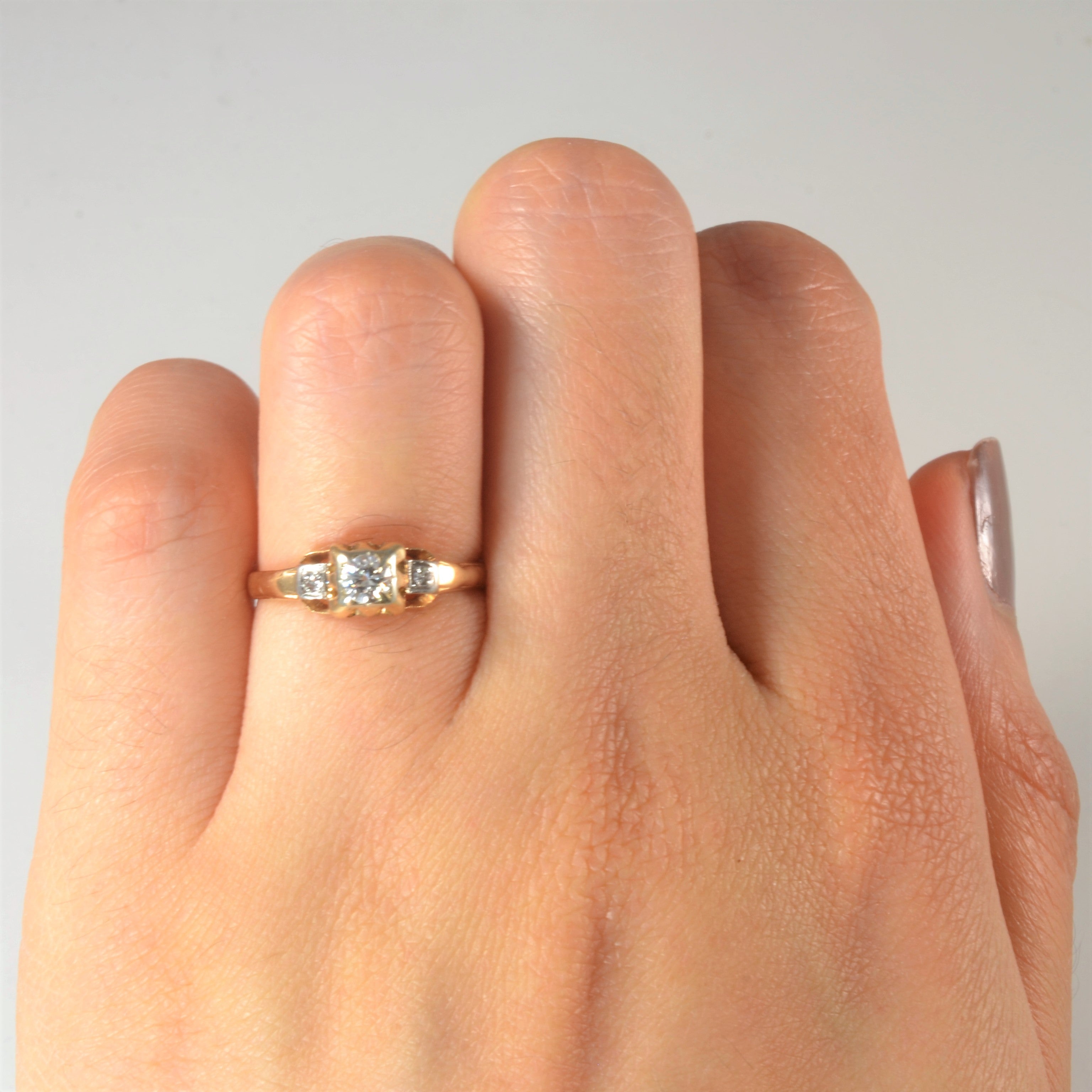 1930s Three Stone Diamond Ring | 0.16ctw | SZ 4.5 |