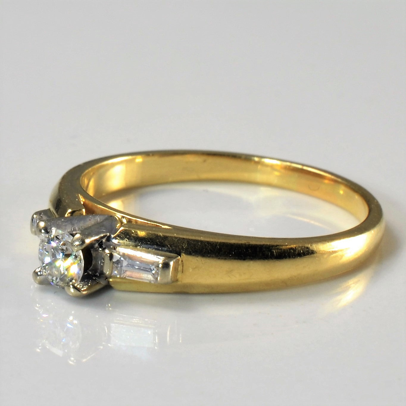 Three Stone Diamond Ring | 0.23ctw | SZ 7.25 |