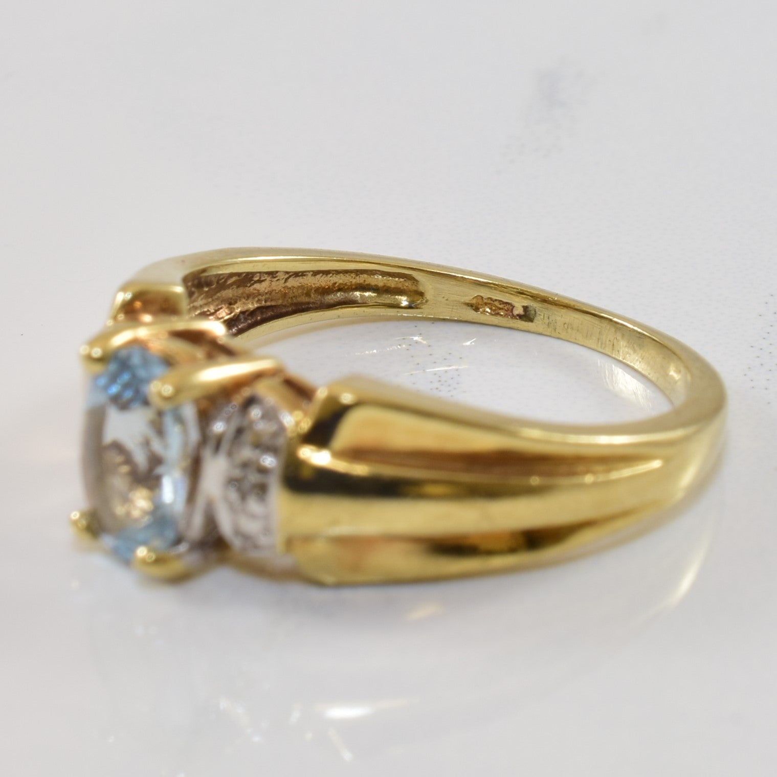 Aquamarine & Diamond Ring | 0.60ct, 0.01ctw | SZ 5.75 |