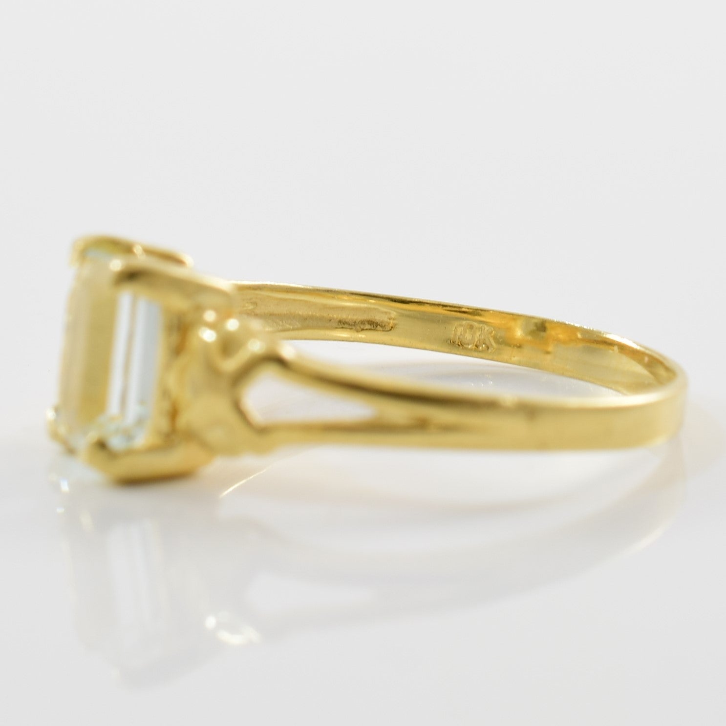 Emerald Cut Aquamarine Ring | 0.95ctw | SZ 6.75 |