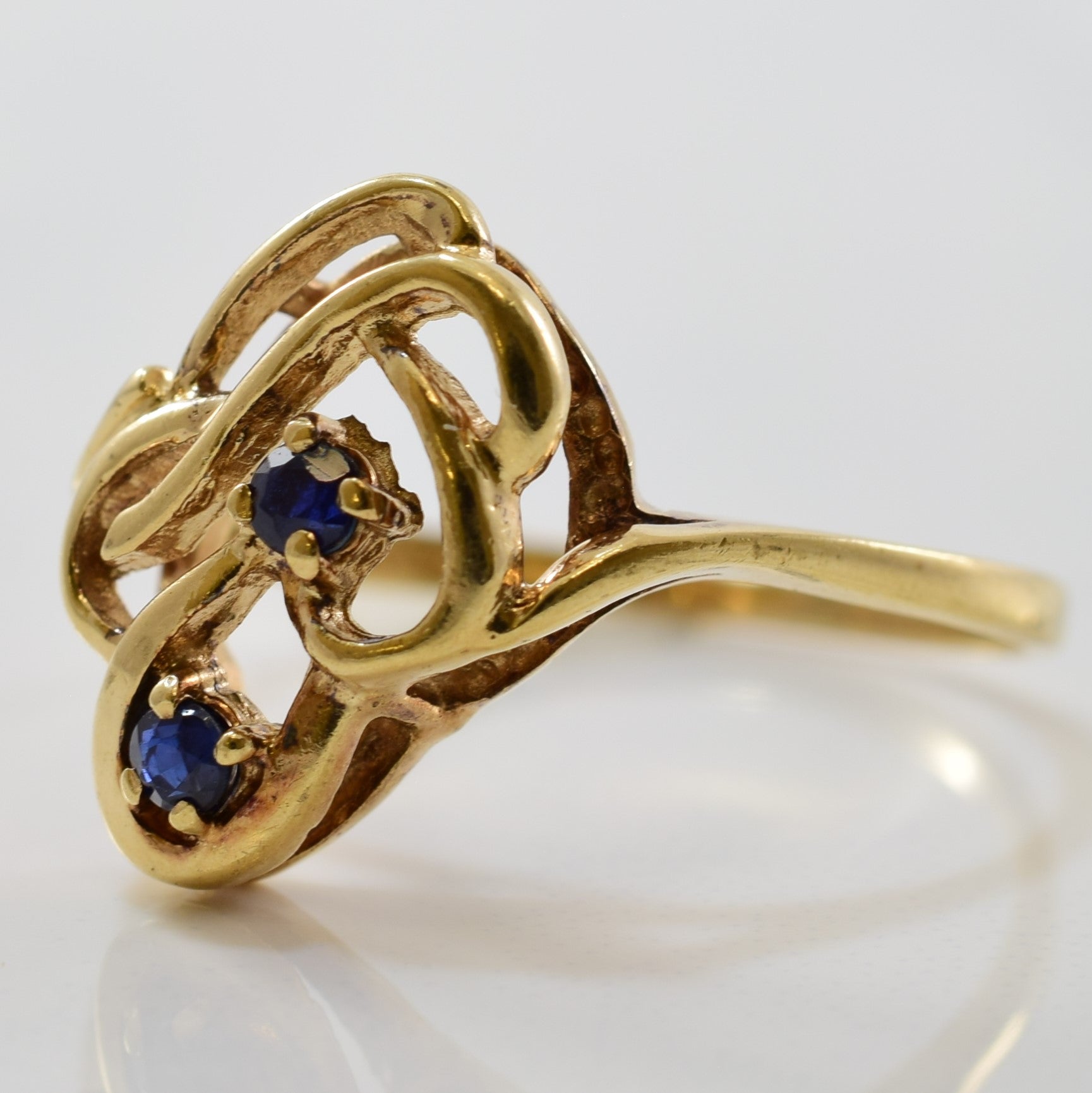 Free Form Blue Sapphire Ring | 0.12ctw | SZ 7.5 |