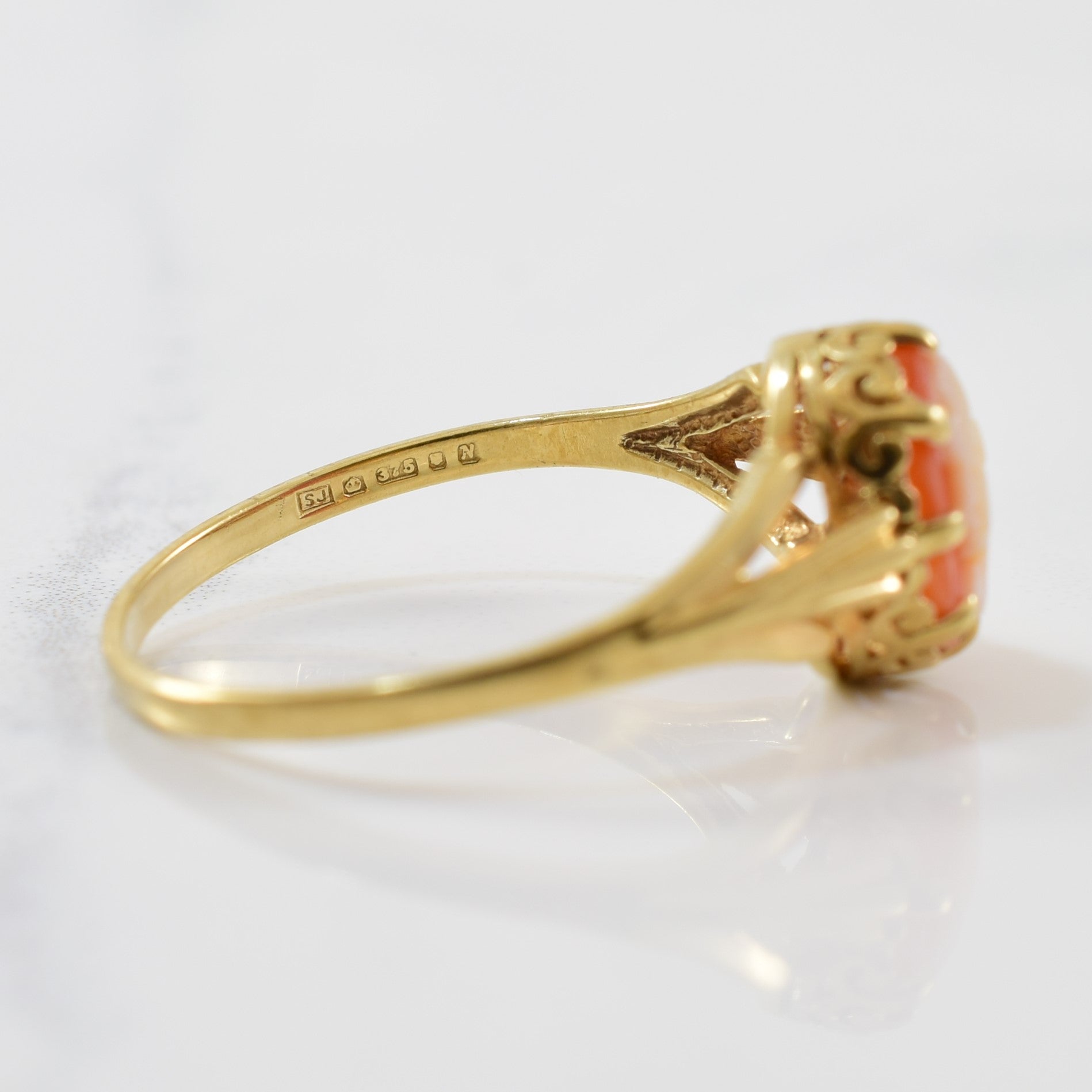 1980s Shell Cameo Ring | 0.80ct | SZ 6.5 |