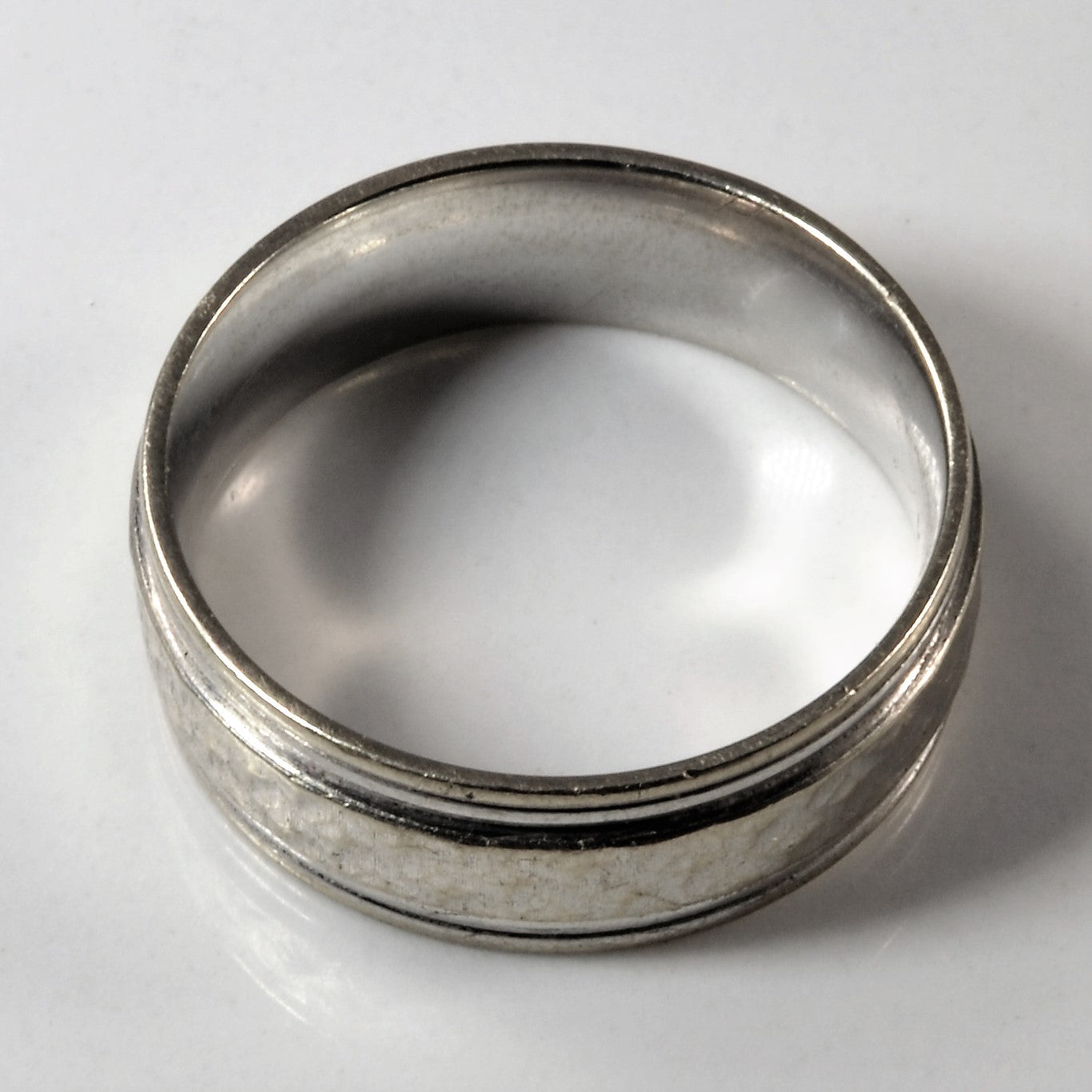 Alliance en or martelé | Taille 8,5 | 