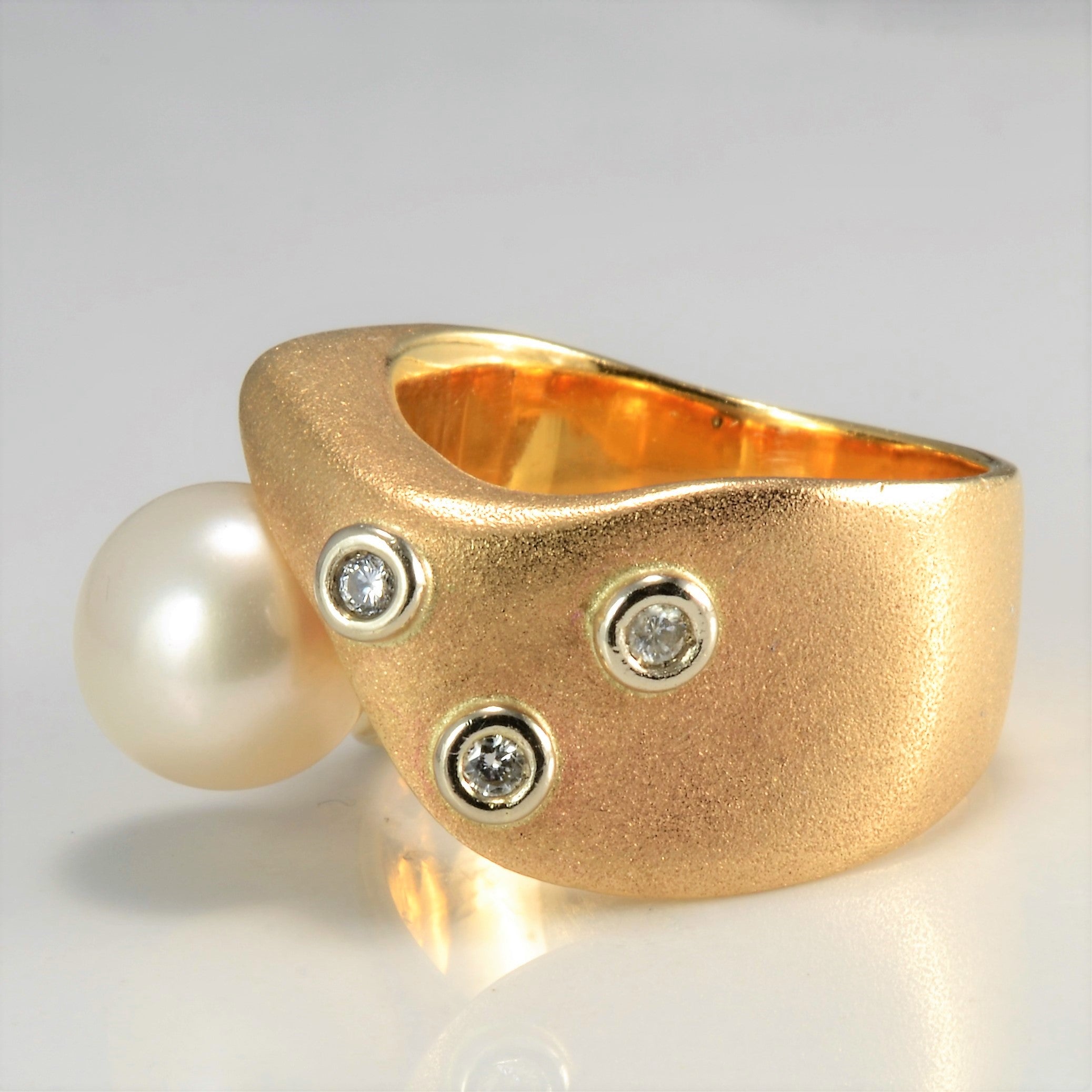 Pearl & Bezel Set Diamond Wide Ring | 0.06 ctw, SZ 7 |