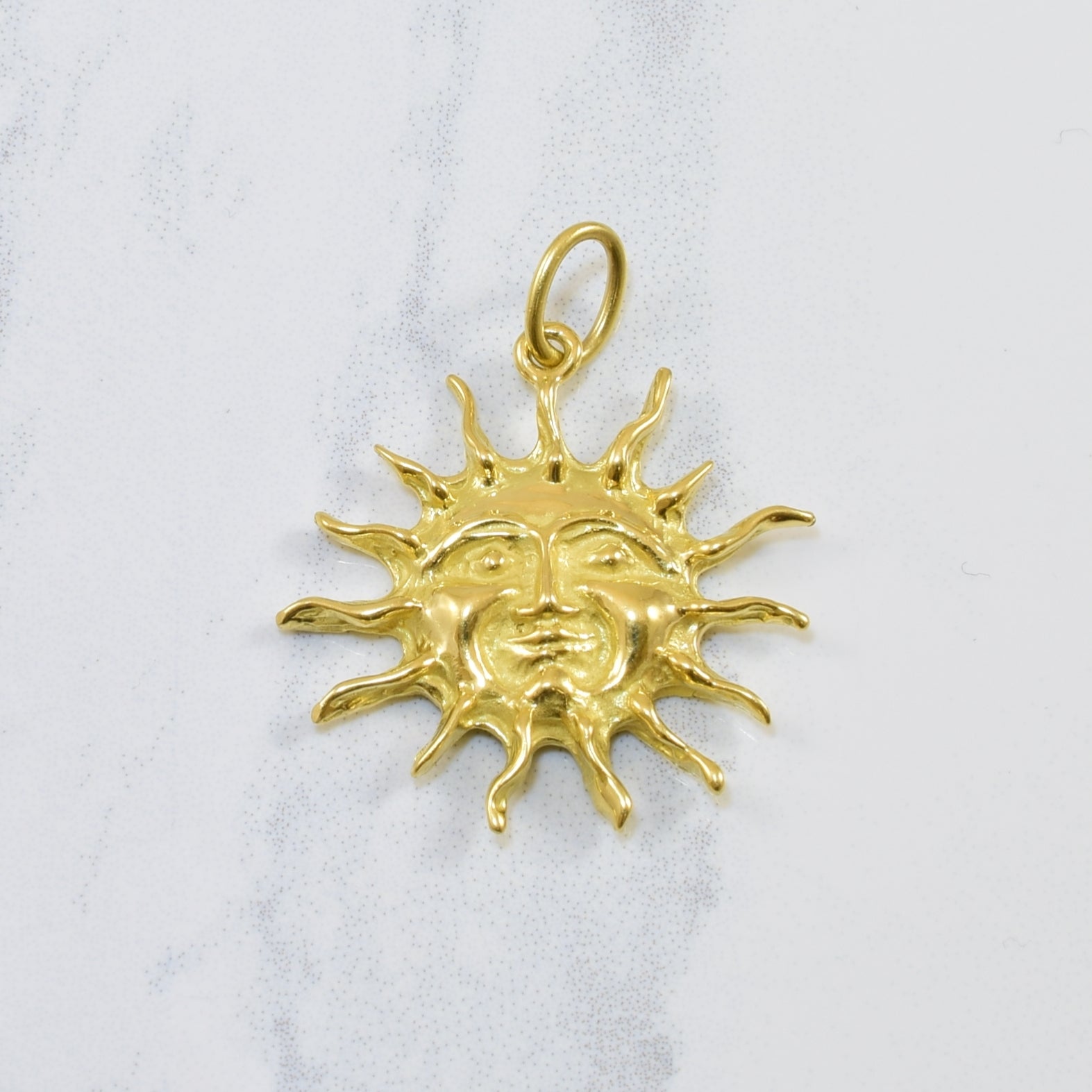 18k Yellow Gold Sun Pendant |